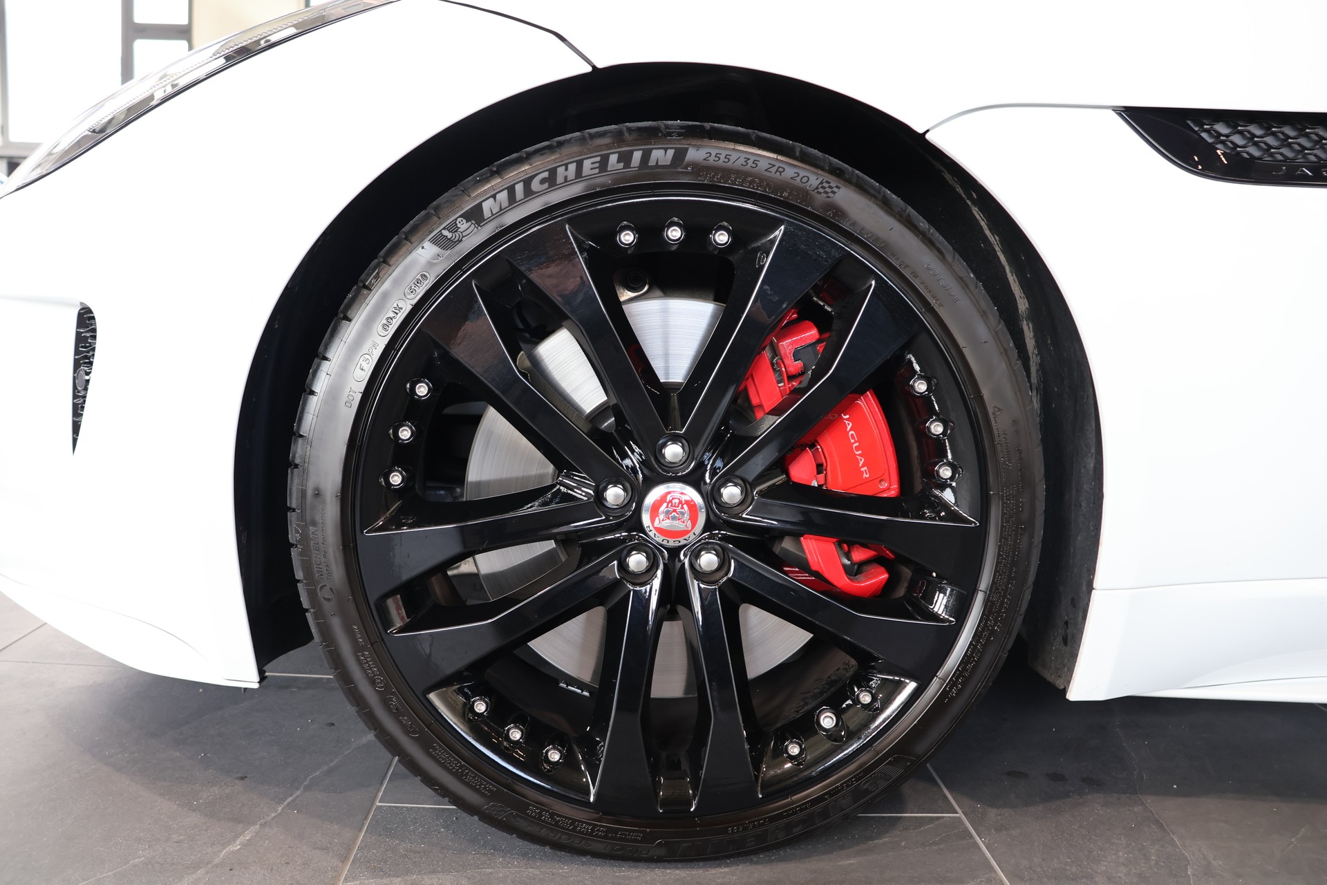 JAGUAR F-Type Coupé R 5.0 V8 S/C AWD-image-5