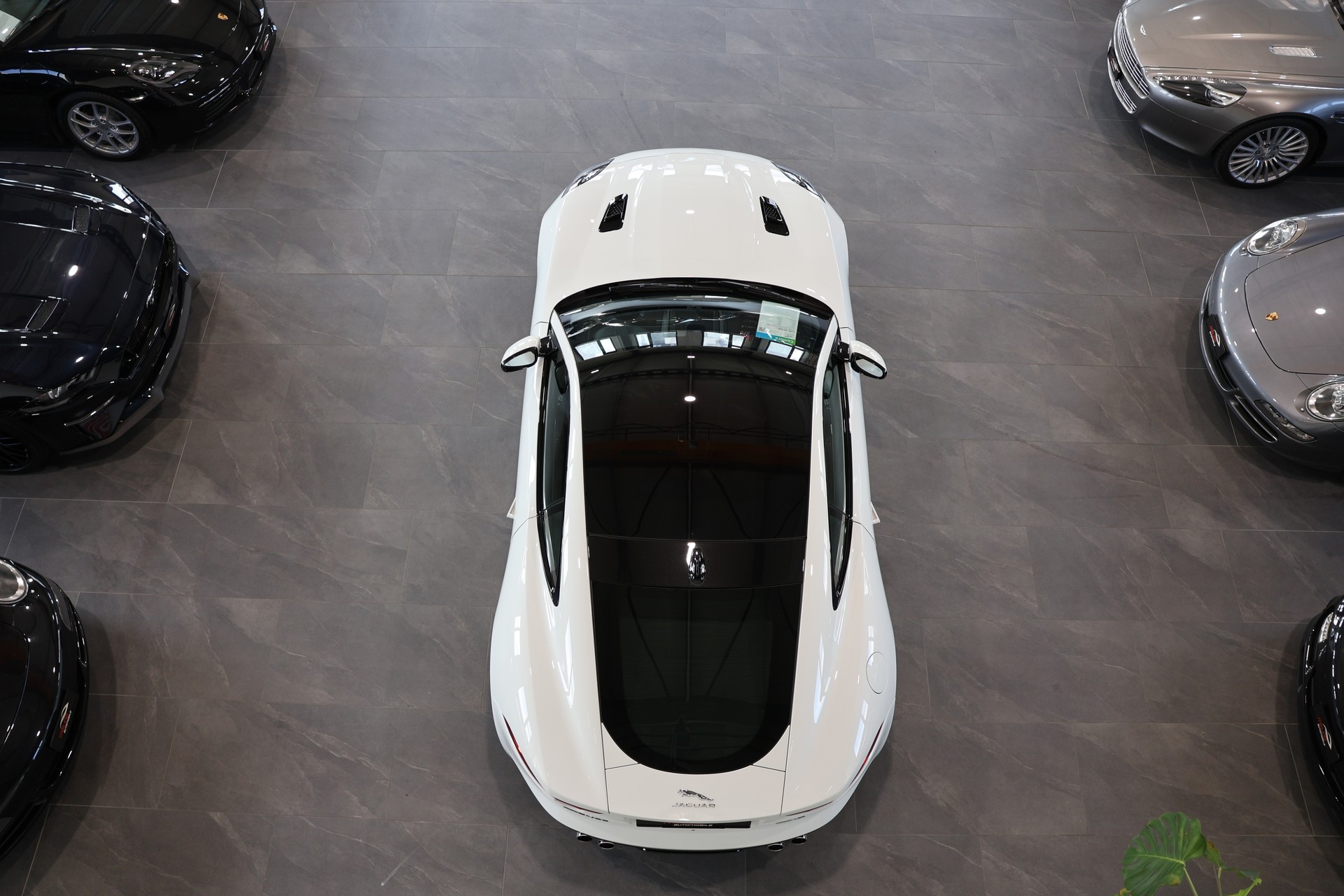 JAGUAR F-Type Coupé R 5.0 V8 S/C AWD-image-7