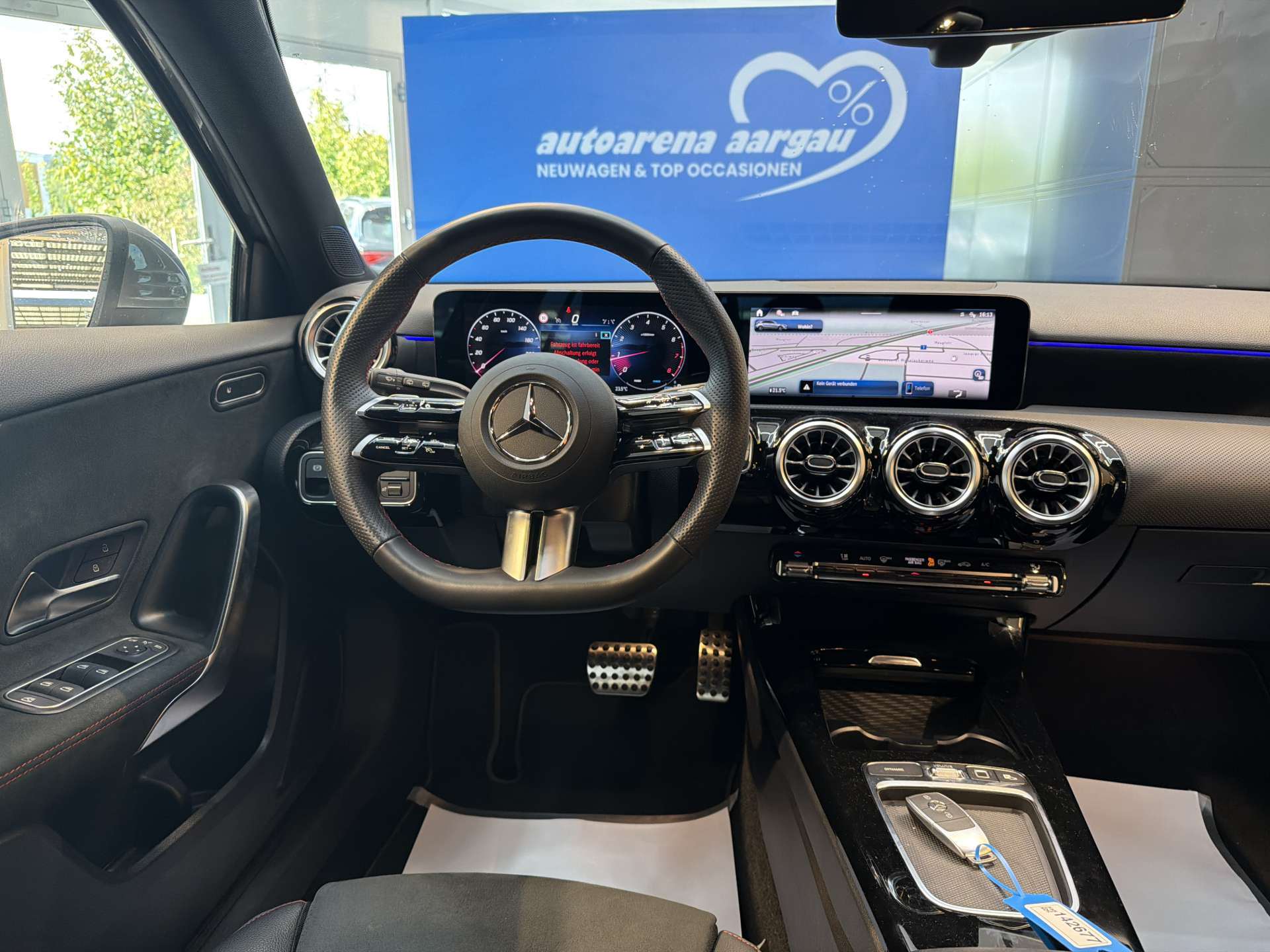 MERCEDES-BENZ A 180 AMG LINE Advanced Plus DCT-Automat-image-4