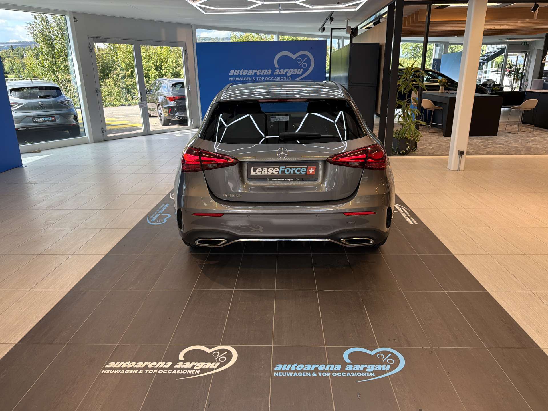 MERCEDES-BENZ A 180 AMG LINE Advanced Plus DCT-Automat-image-12