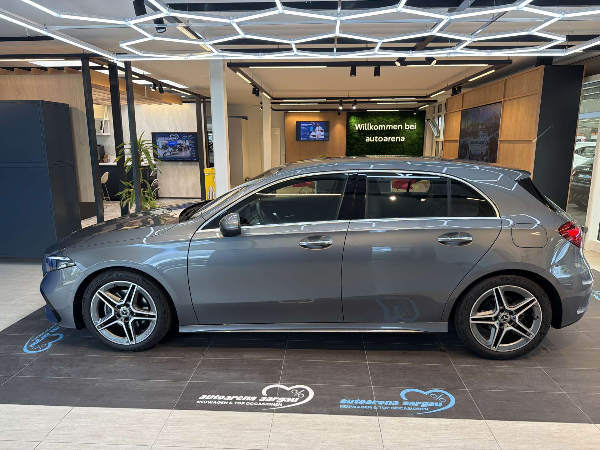 MERCEDES-BENZ A 180 AMG LINE Advanced Plus DCT-Automat-image-13