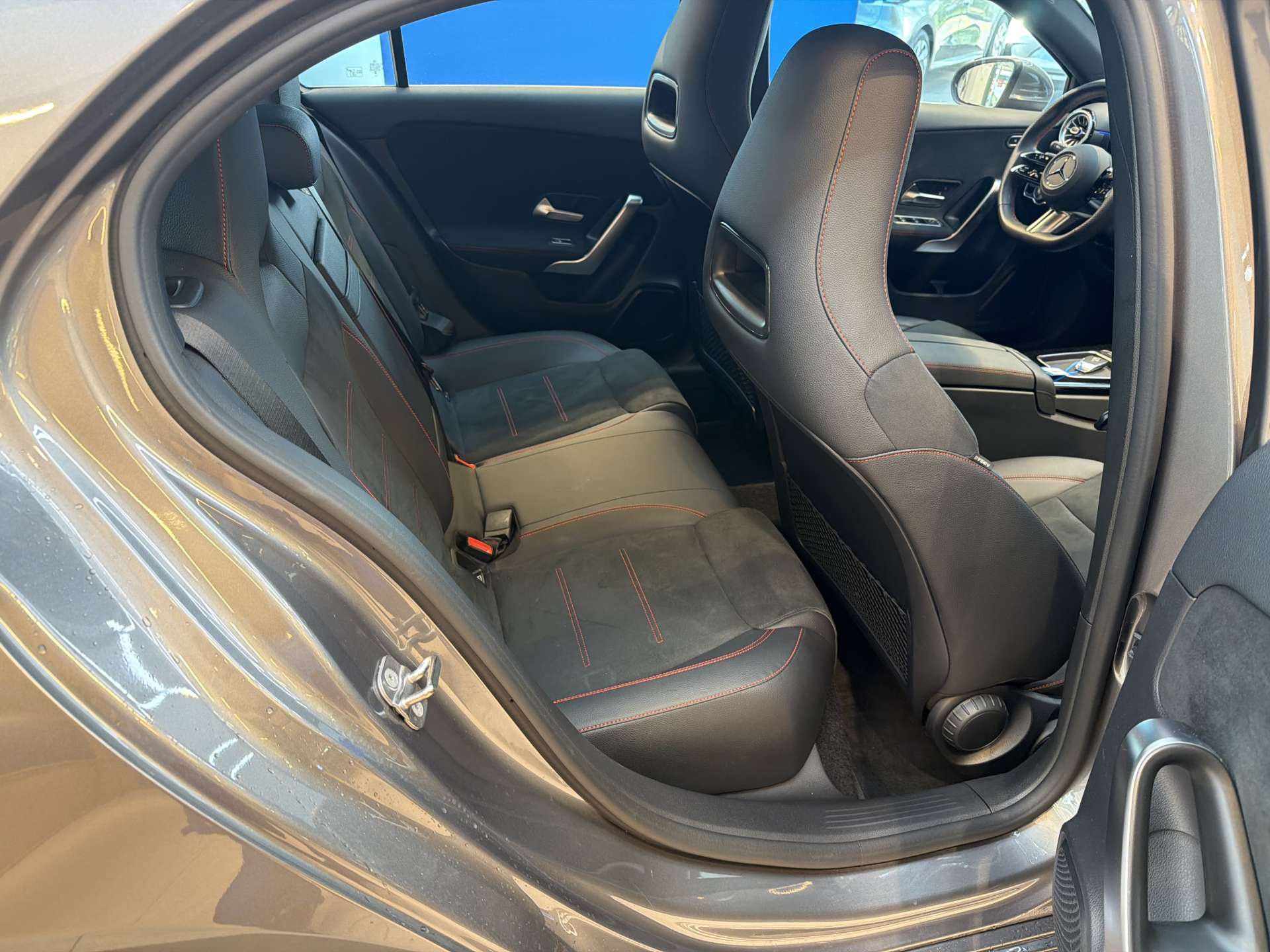 MERCEDES-BENZ A 180 AMG LINE Advanced Plus DCT-Automat-image-6