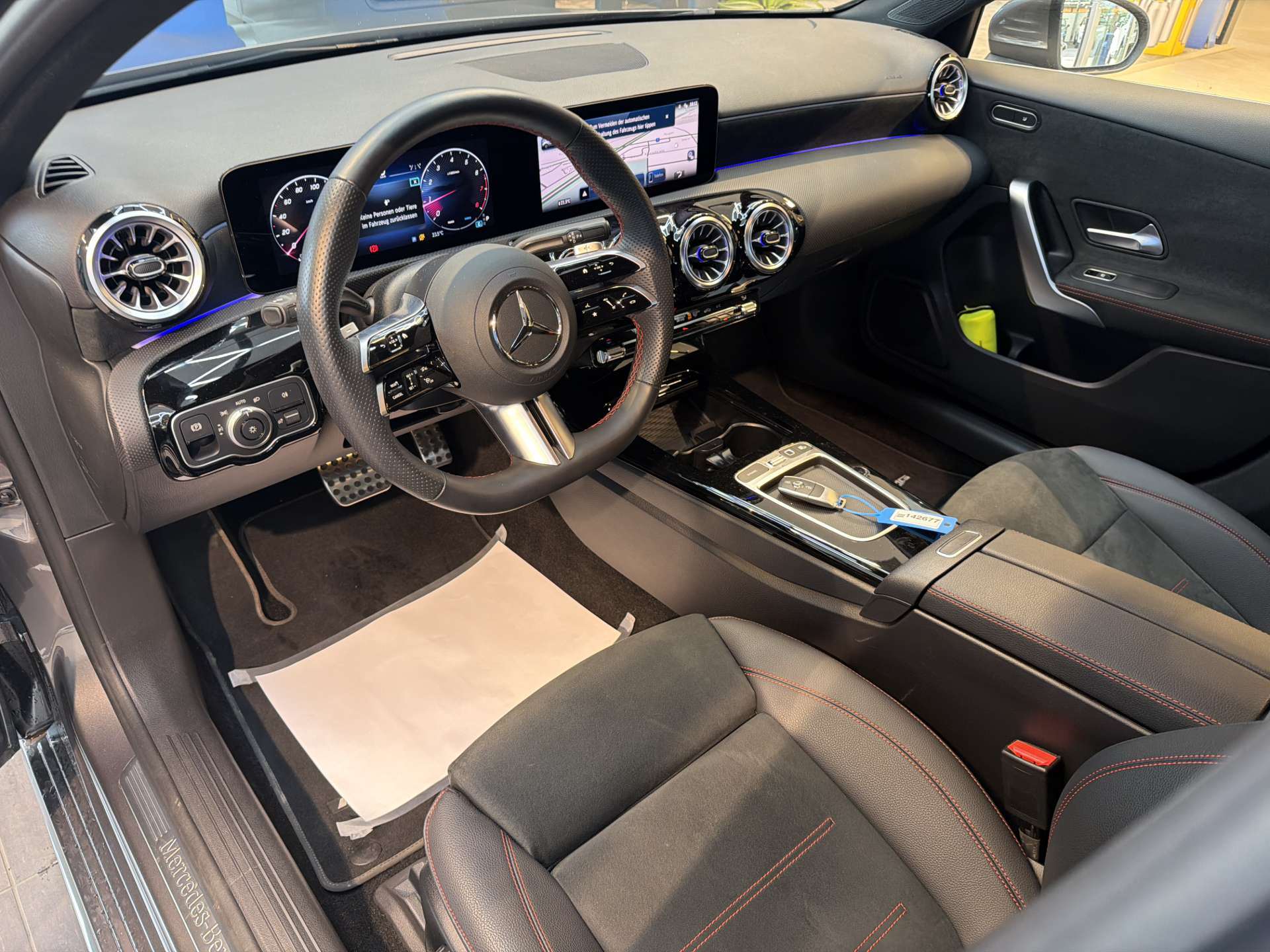 MERCEDES-BENZ A 180 AMG LINE Advanced Plus DCT-Automat-image-5