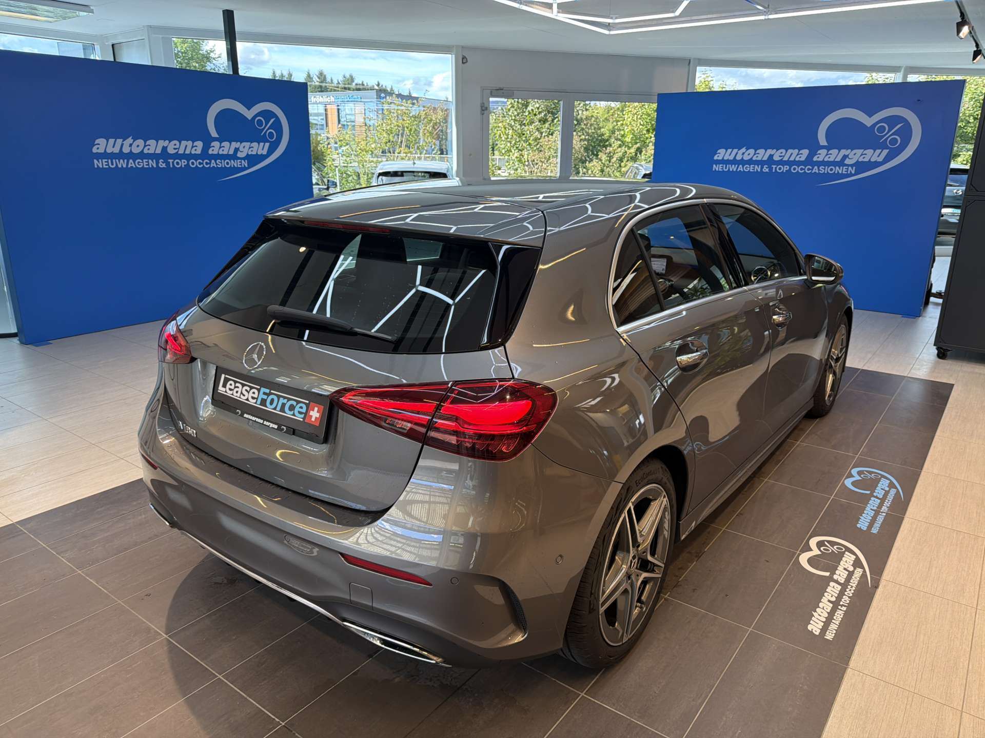 MERCEDES-BENZ A 180 AMG LINE Advanced Plus DCT-Automat-image-2