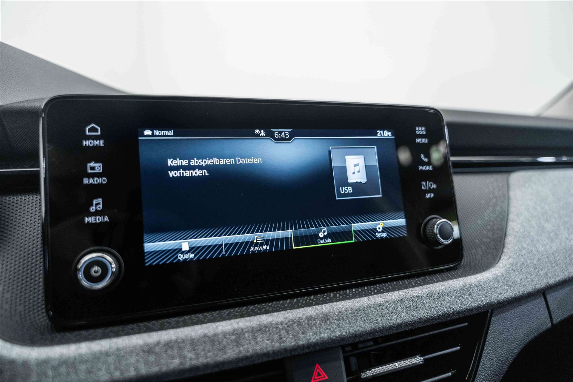 SKODA Skoda Kamiq 1.0 TSi Selection Black DSG-Automat-image-23