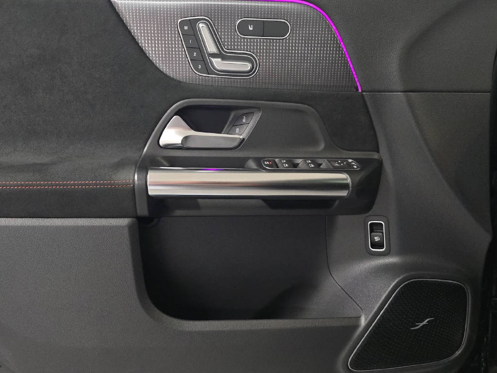 MERCEDES-BENZ EQA 350 AMG Line 4Matic-image-6