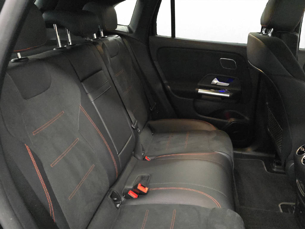 MERCEDES-BENZ EQA 350 AMG Line 4Matic-image-11