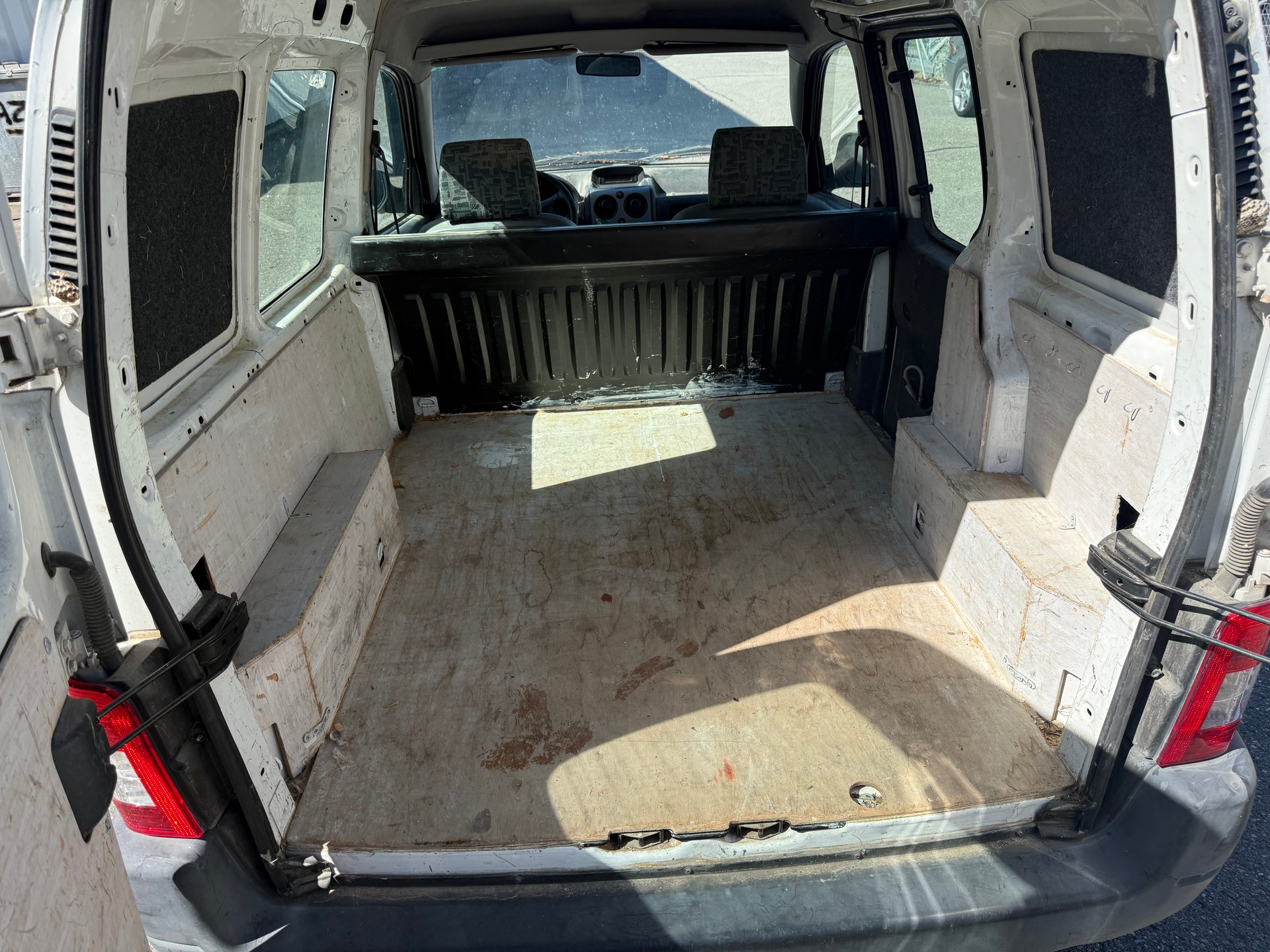 PEUGEOT Partner 1.6 HDI Country-image-5
