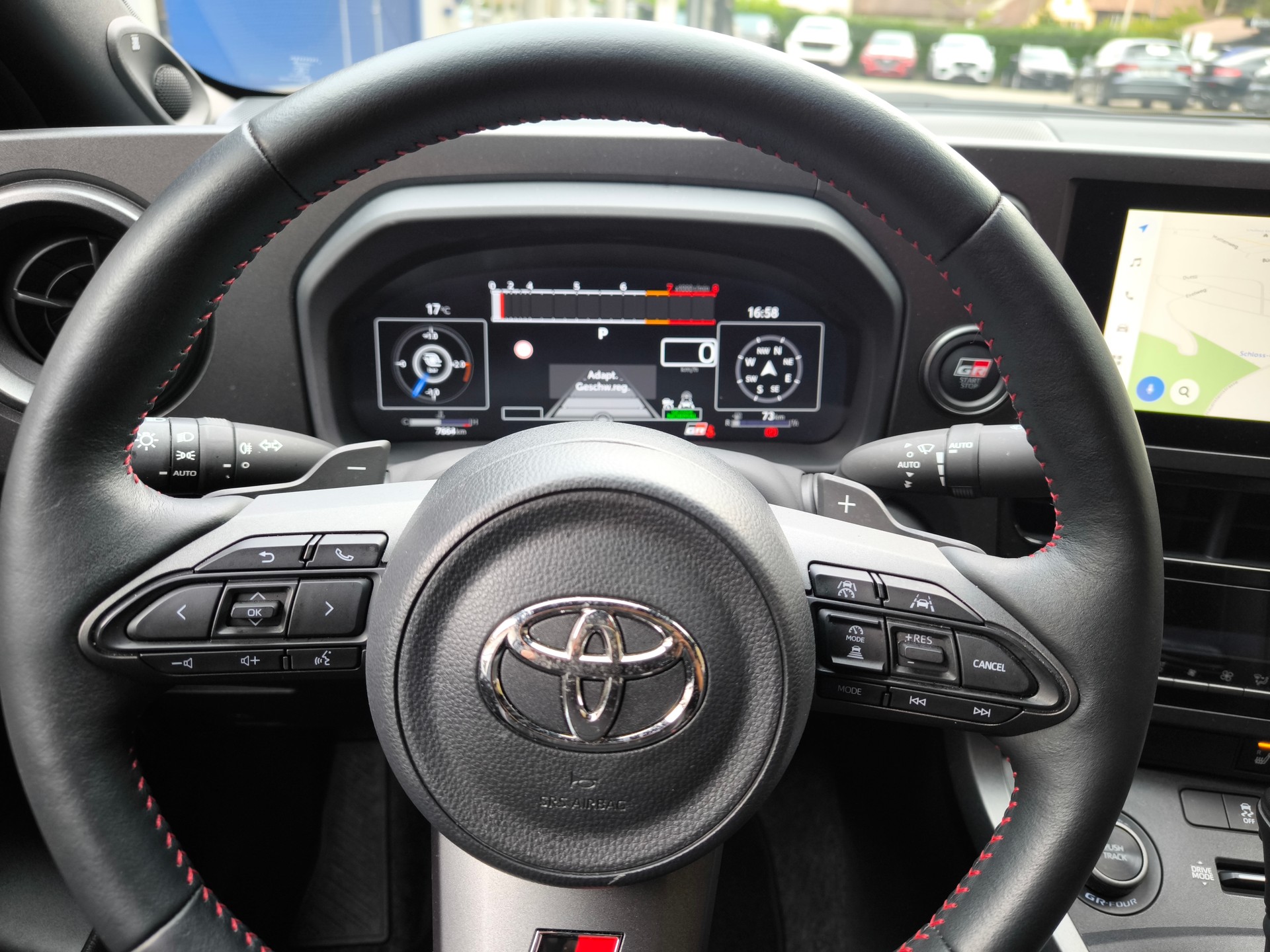 TOYOTA Yaris 1.6 GR Sport A-image-21