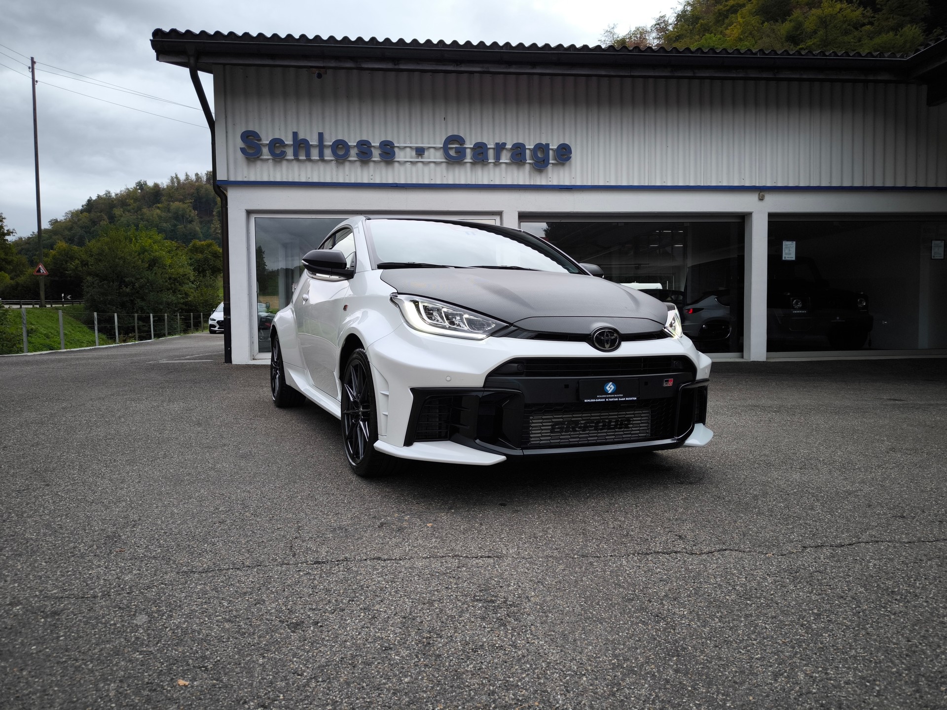 TOYOTA Yaris 1.6 GR Sport A-image-2