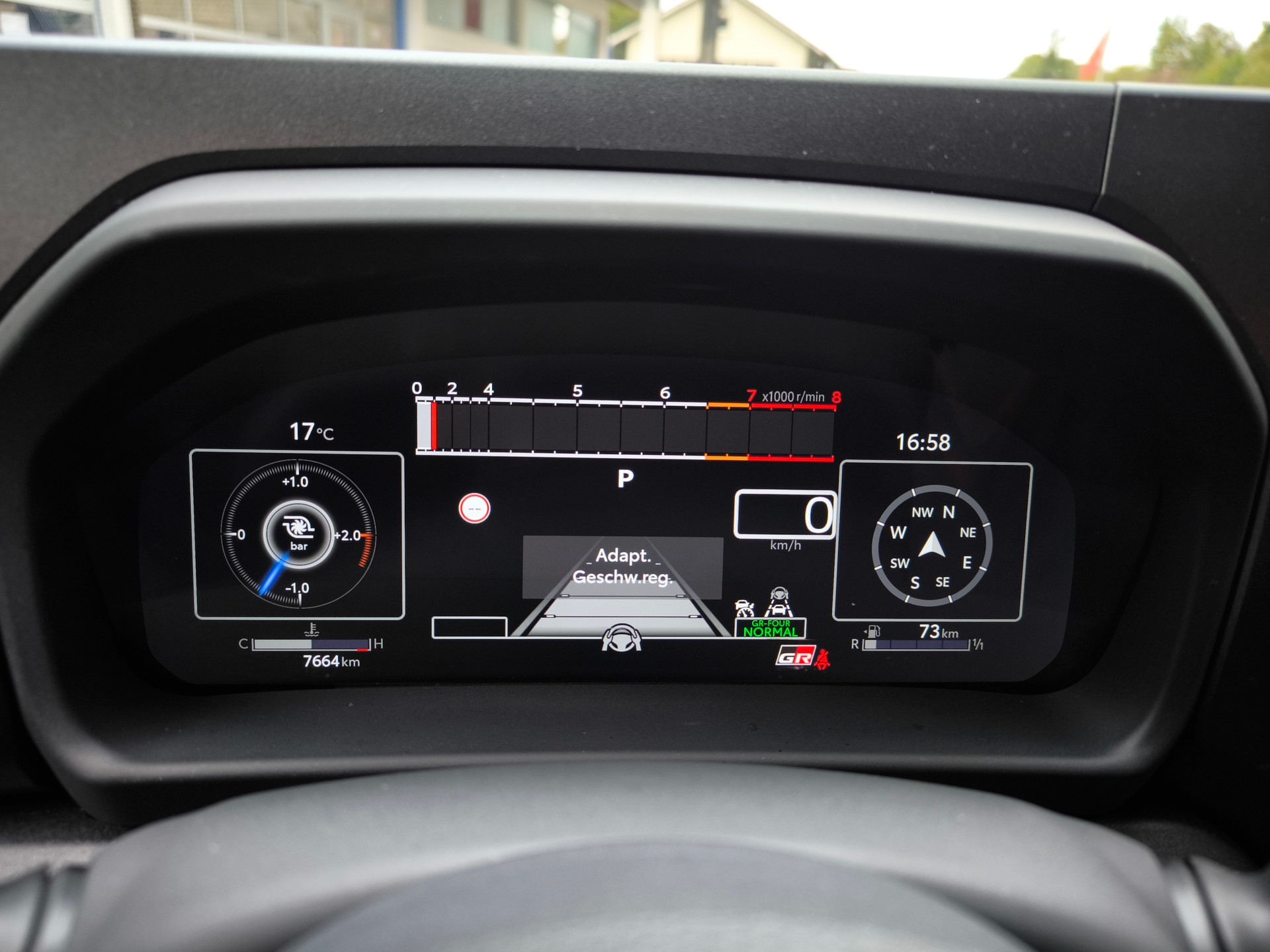 TOYOTA Yaris 1.6 GR Sport A-image-22