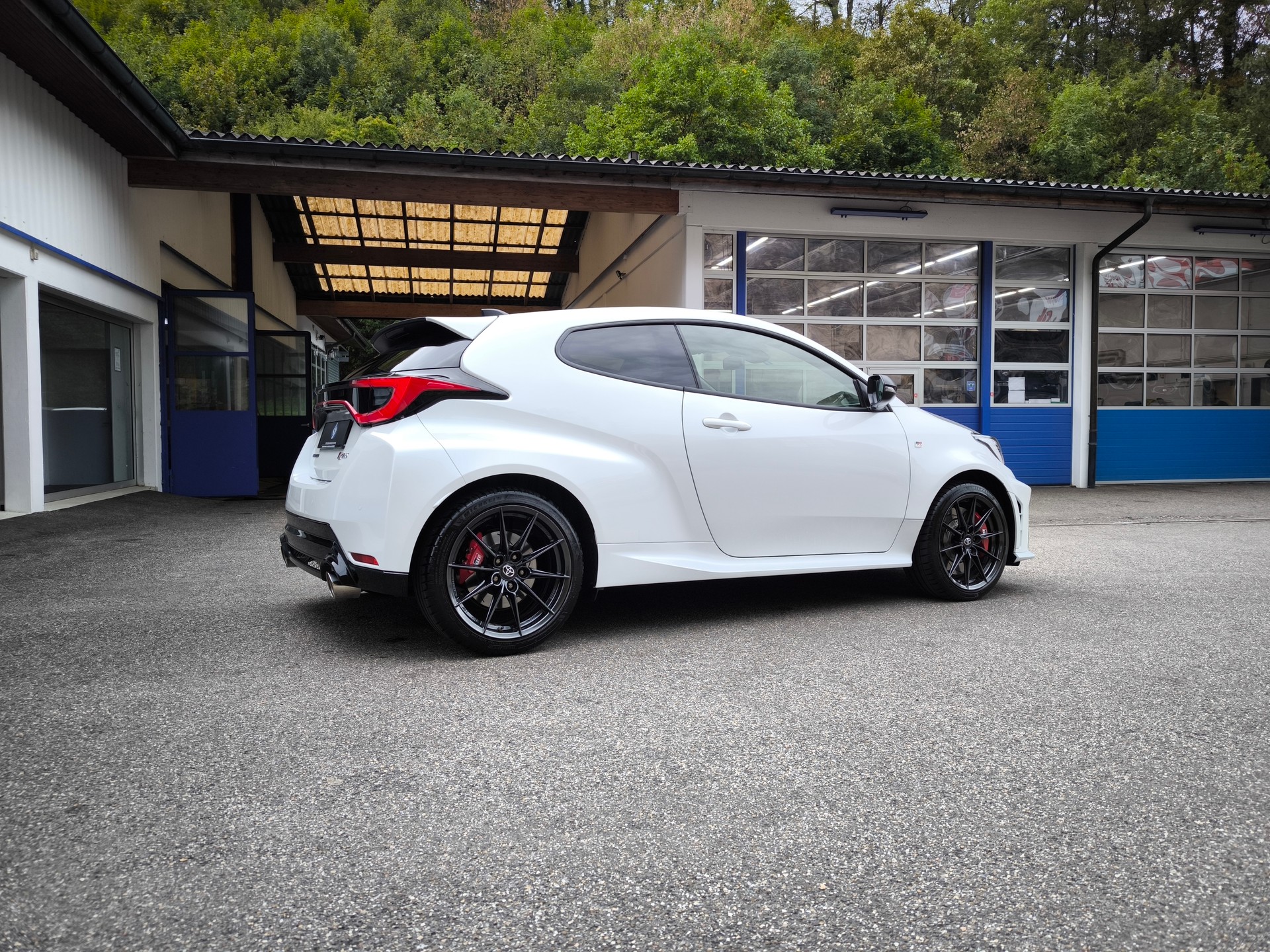 TOYOTA Yaris 1.6 GR Sport A-image-14