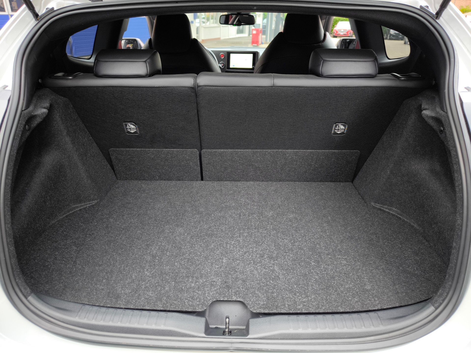 TOYOTA Yaris 1.6 GR Sport A-image-29