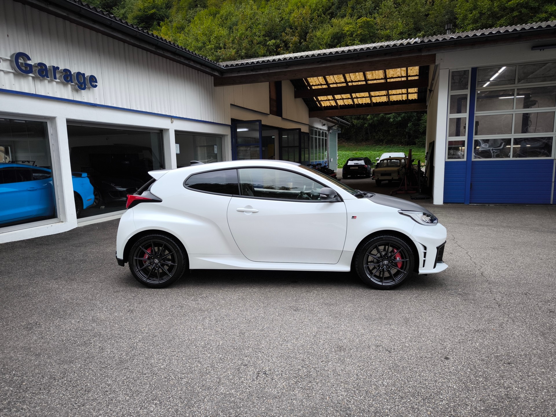 TOYOTA Yaris 1.6 GR Sport A-image-15