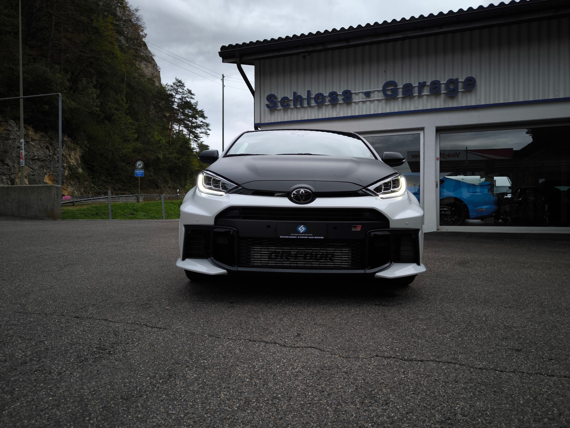 TOYOTA Yaris 1.6 GR Sport A-image-3