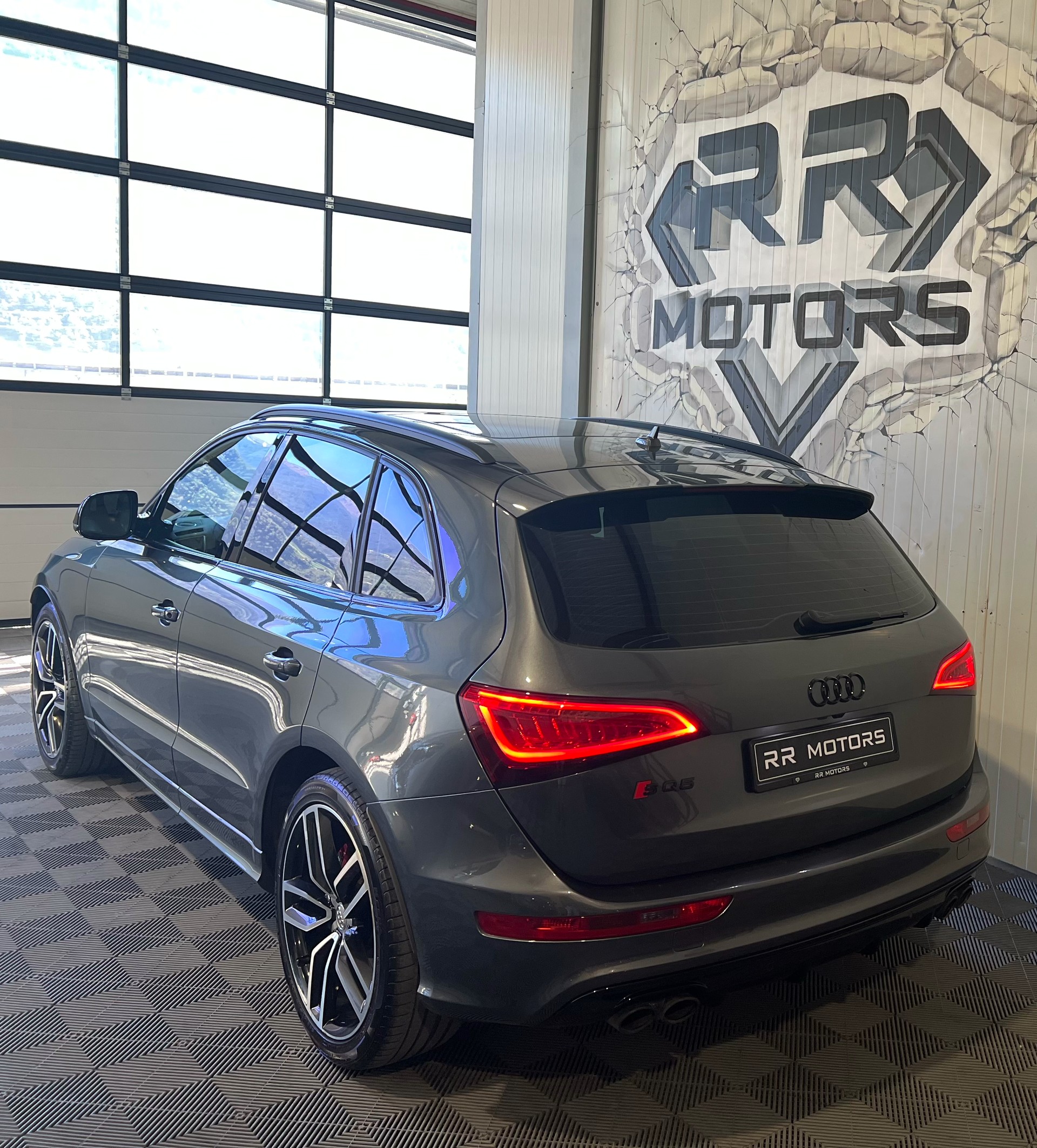 AUDI SQ5 3.0 TDI plus quattro tiptronic-image-2