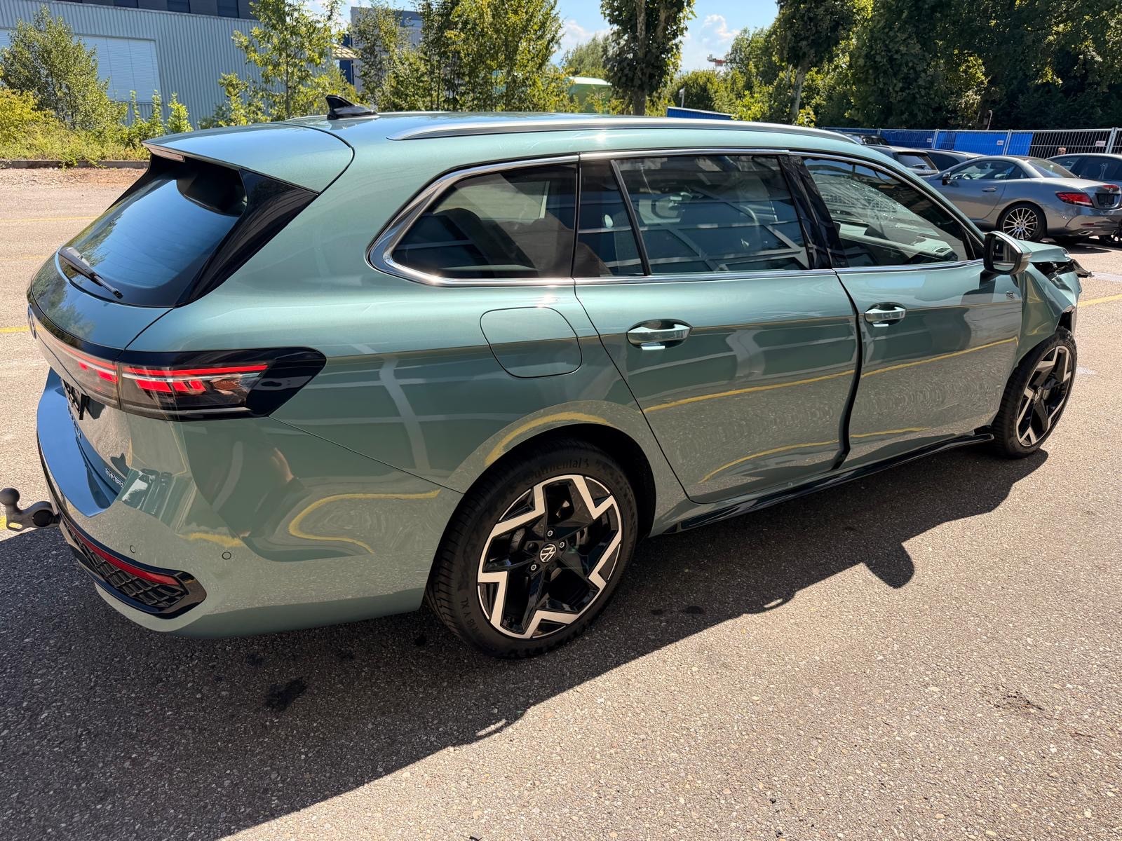VW Passat Variant 1.5 TSI evo2 Plug-In- Hybrid R-Line DSG-image-4