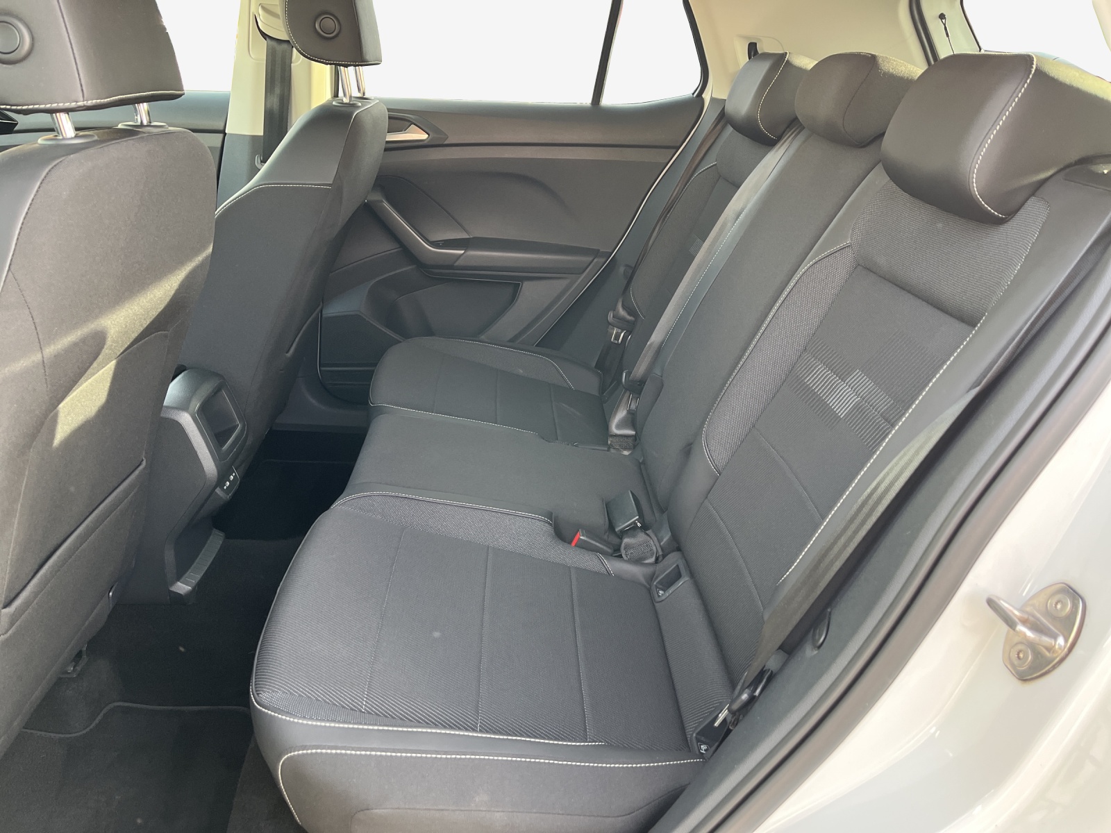 VW T-Cross 1.0 TSI Life Selection-image-11