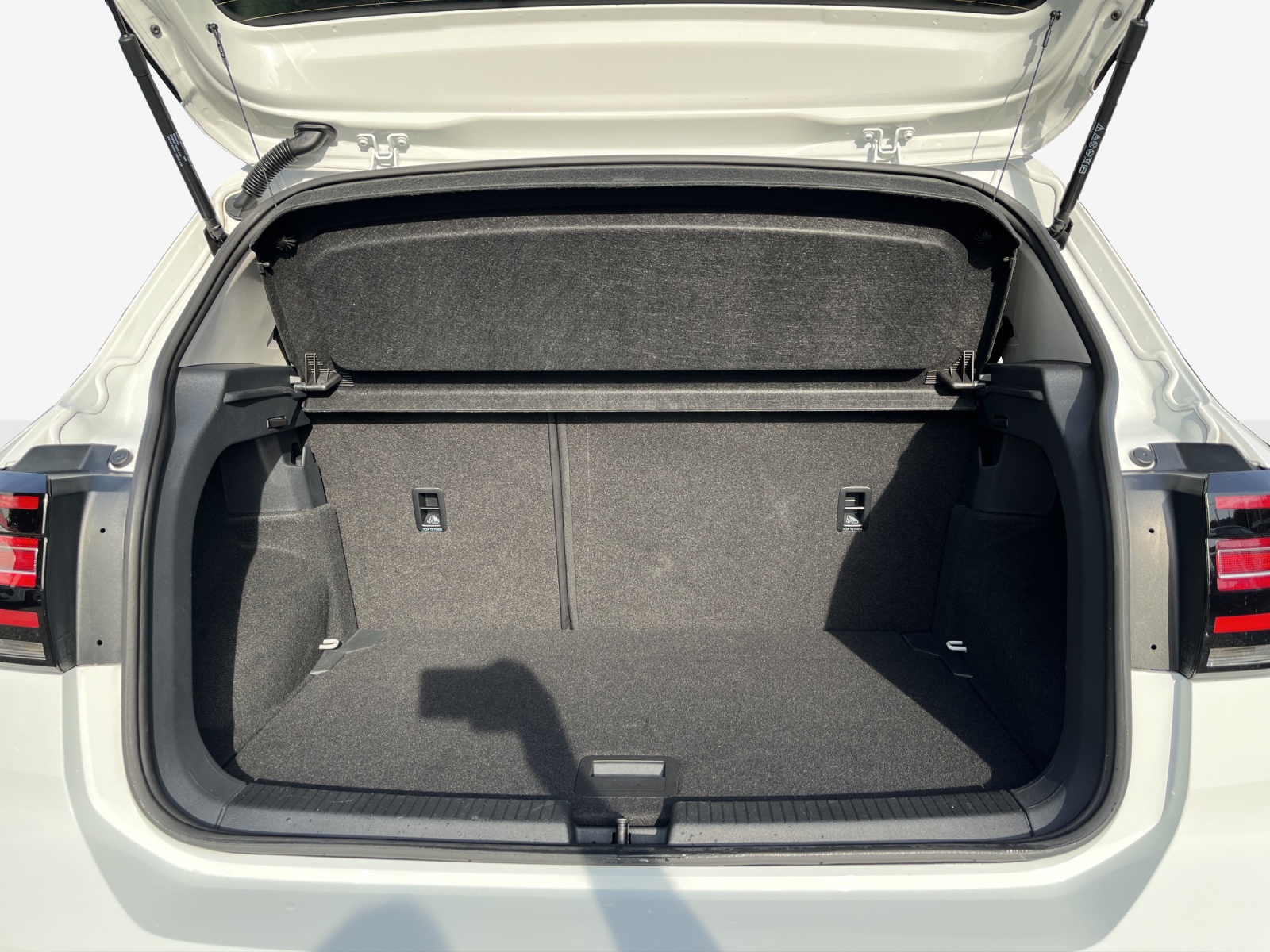 VW T-Cross 1.0 TSI Life Selection-image-12