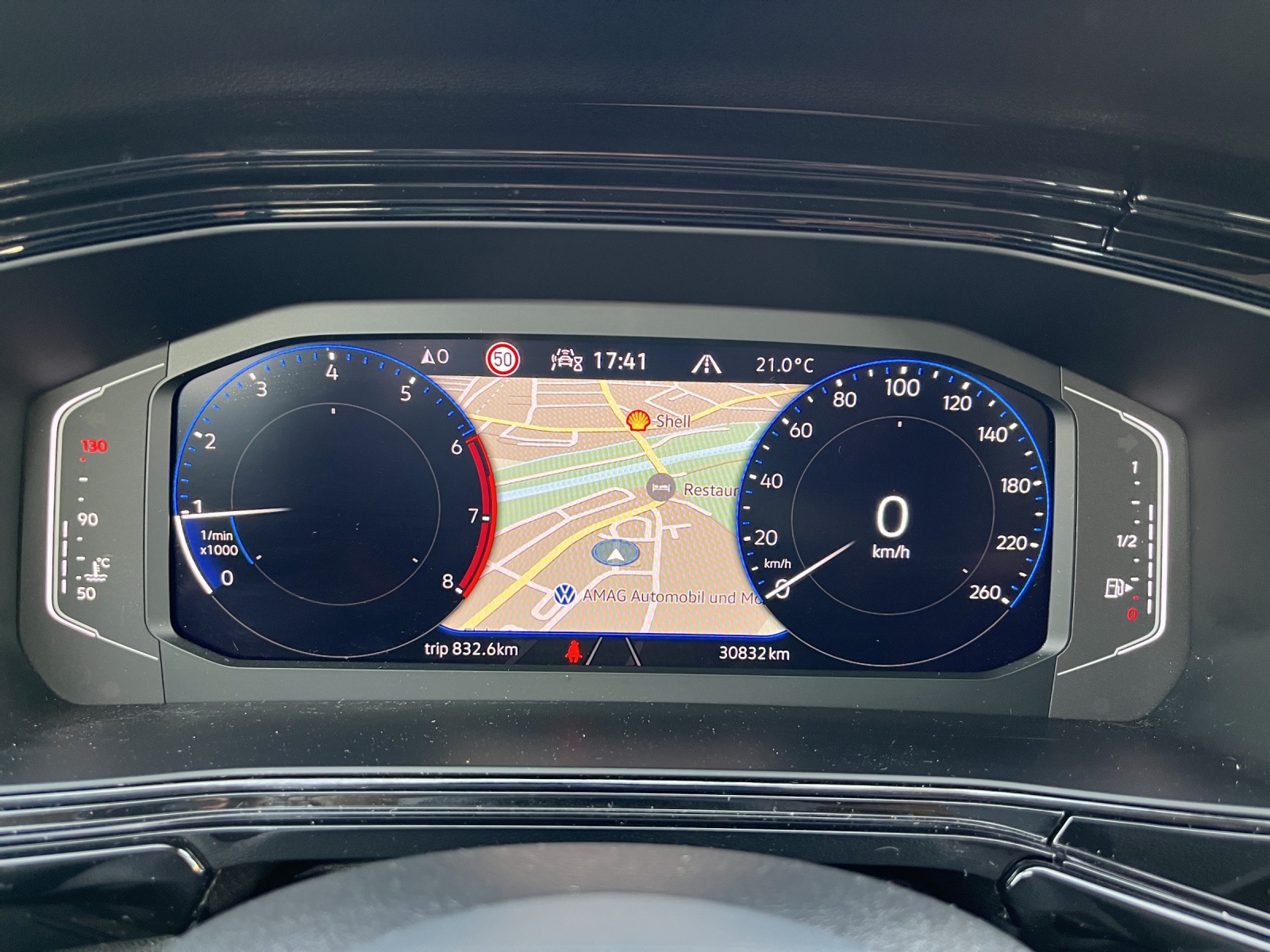 VW T-Cross 1.0 TSI Life Selection-image-14