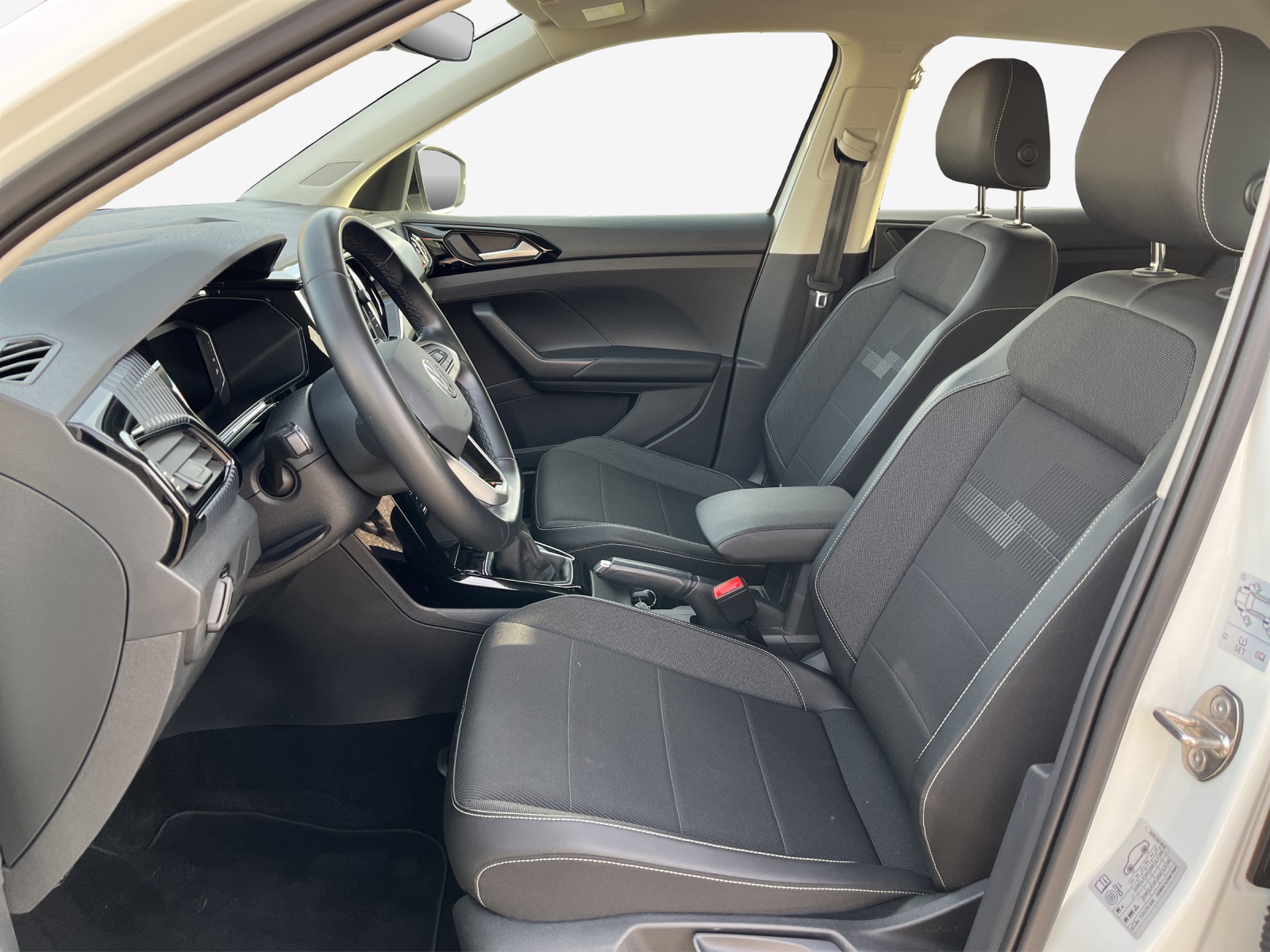 VW T-Cross 1.0 TSI Life Selection-image-7