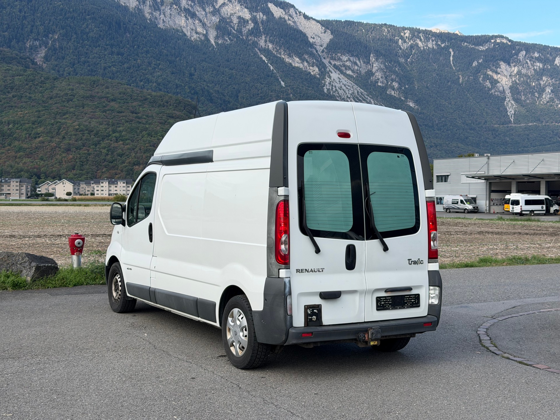RENAULT Trafic 2.5 dCi 2.9t L2H2-image-4