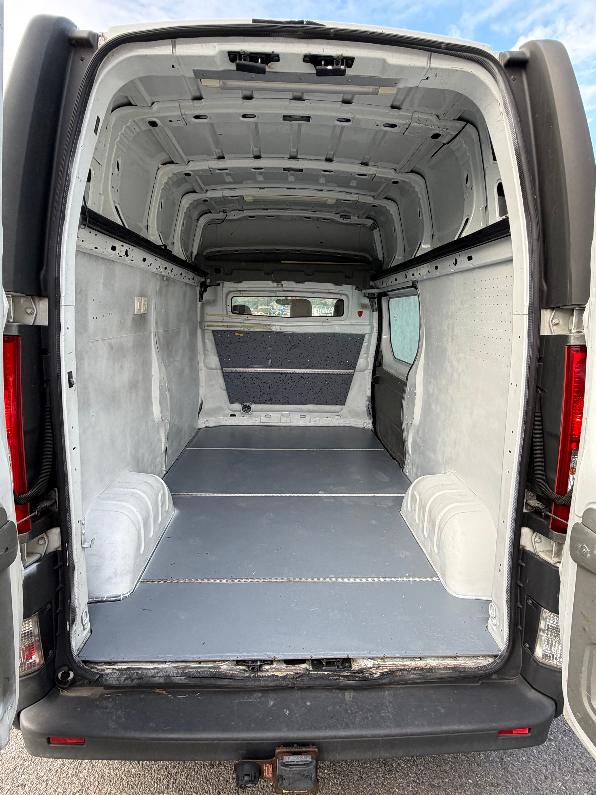 RENAULT Trafic 2.5 dCi 2.9t L2H2-image-6