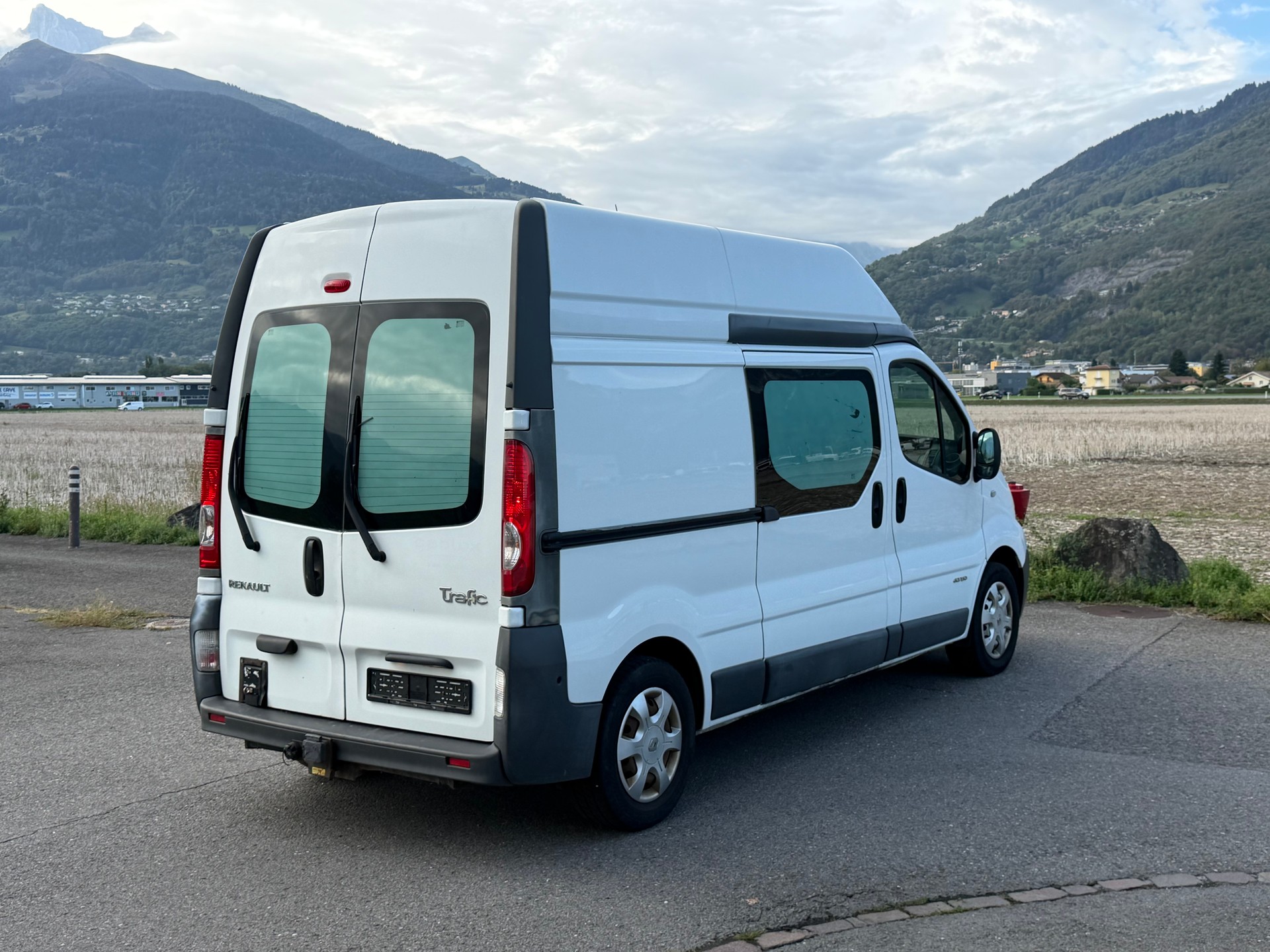 RENAULT Trafic 2.5 dCi 2.9t L2H2-image-5