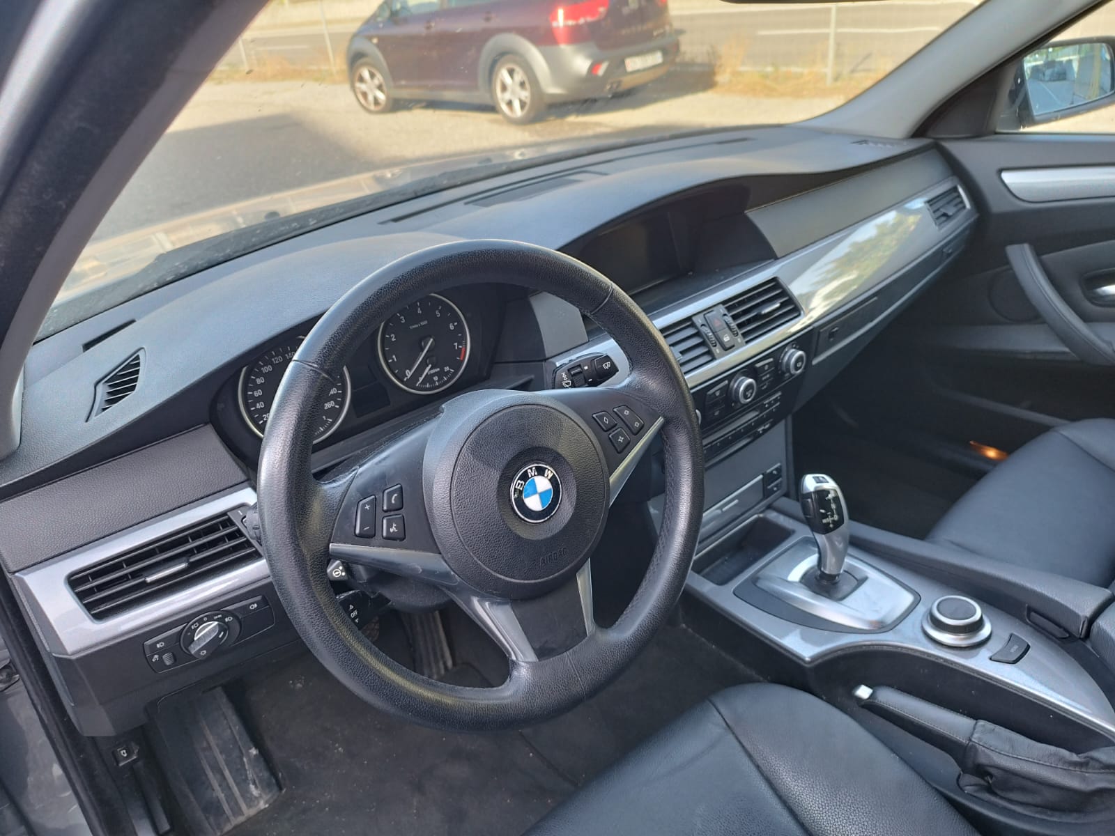 BMW 530i Touring Steptronic-image-11