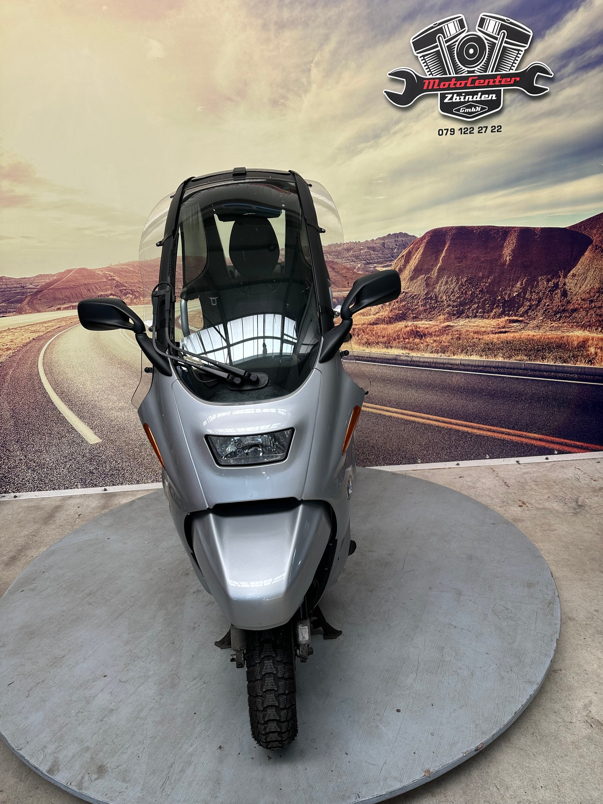 BMW C1-200 Executive-showroom-element-2
