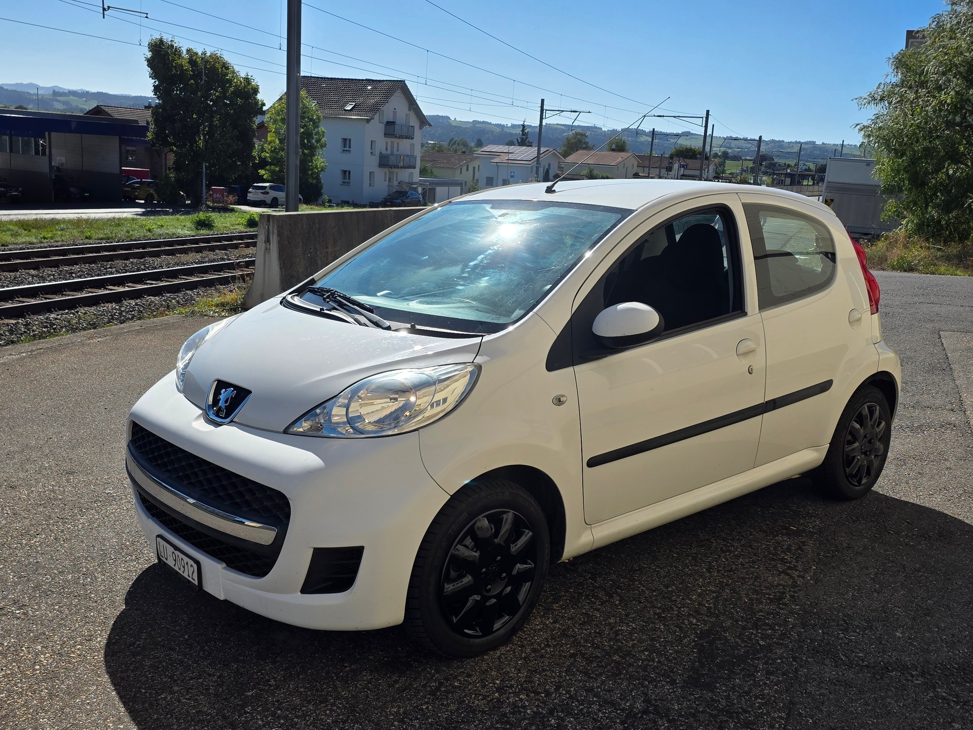 PEUGEOT 107 1.0 Trendy BMP5-image-0