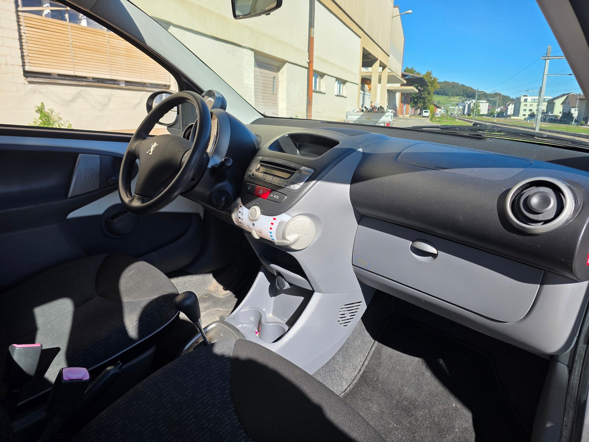 PEUGEOT 107 1.0 Trendy BMP5-image-4