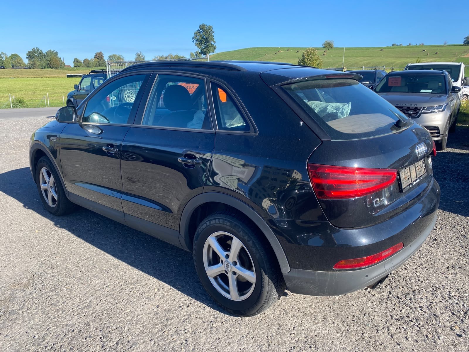 AUDI Q3 2.0 TFSI quattro S-tronic-image-4