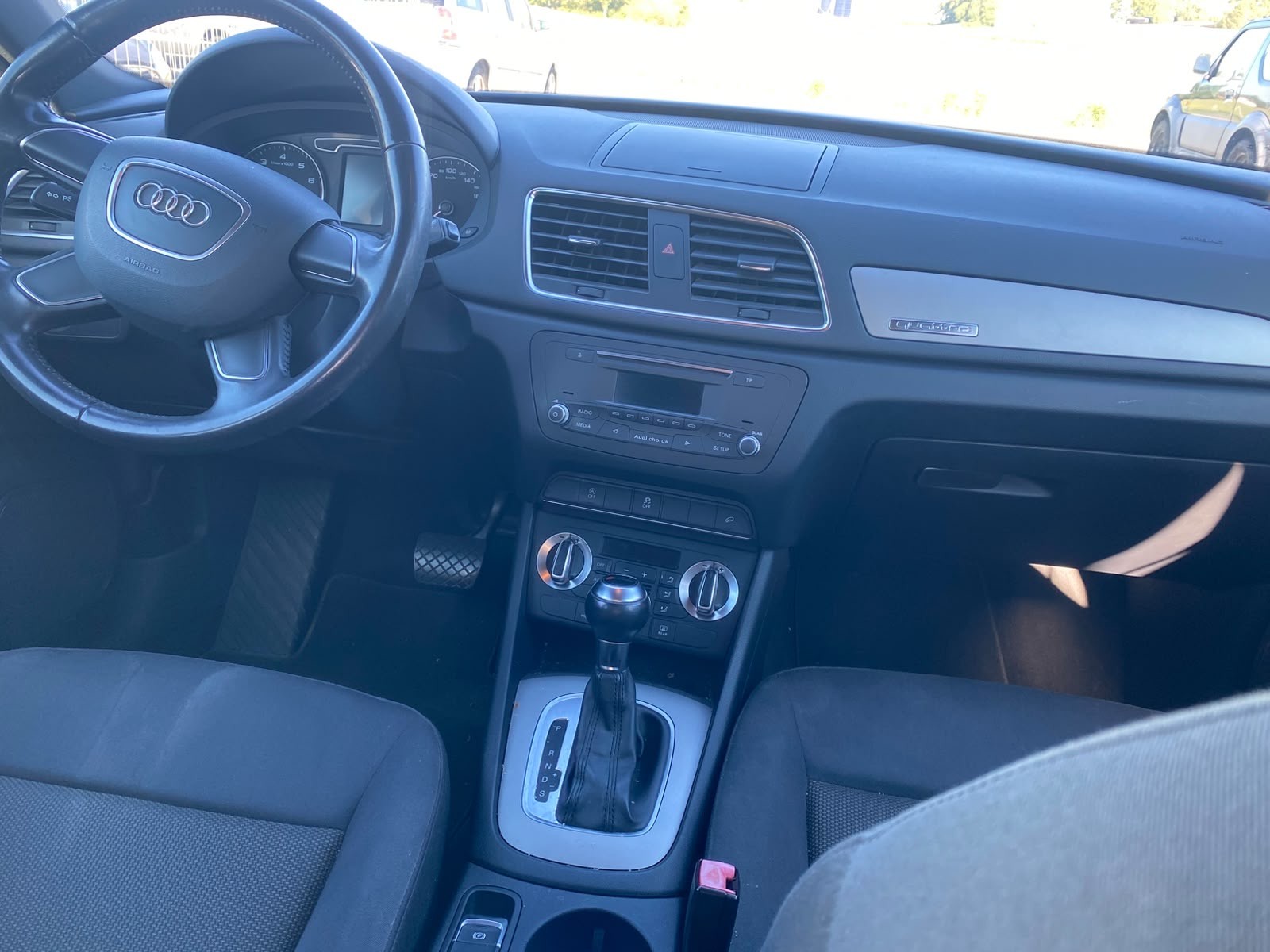 AUDI Q3 2.0 TFSI quattro S-tronic-image-11