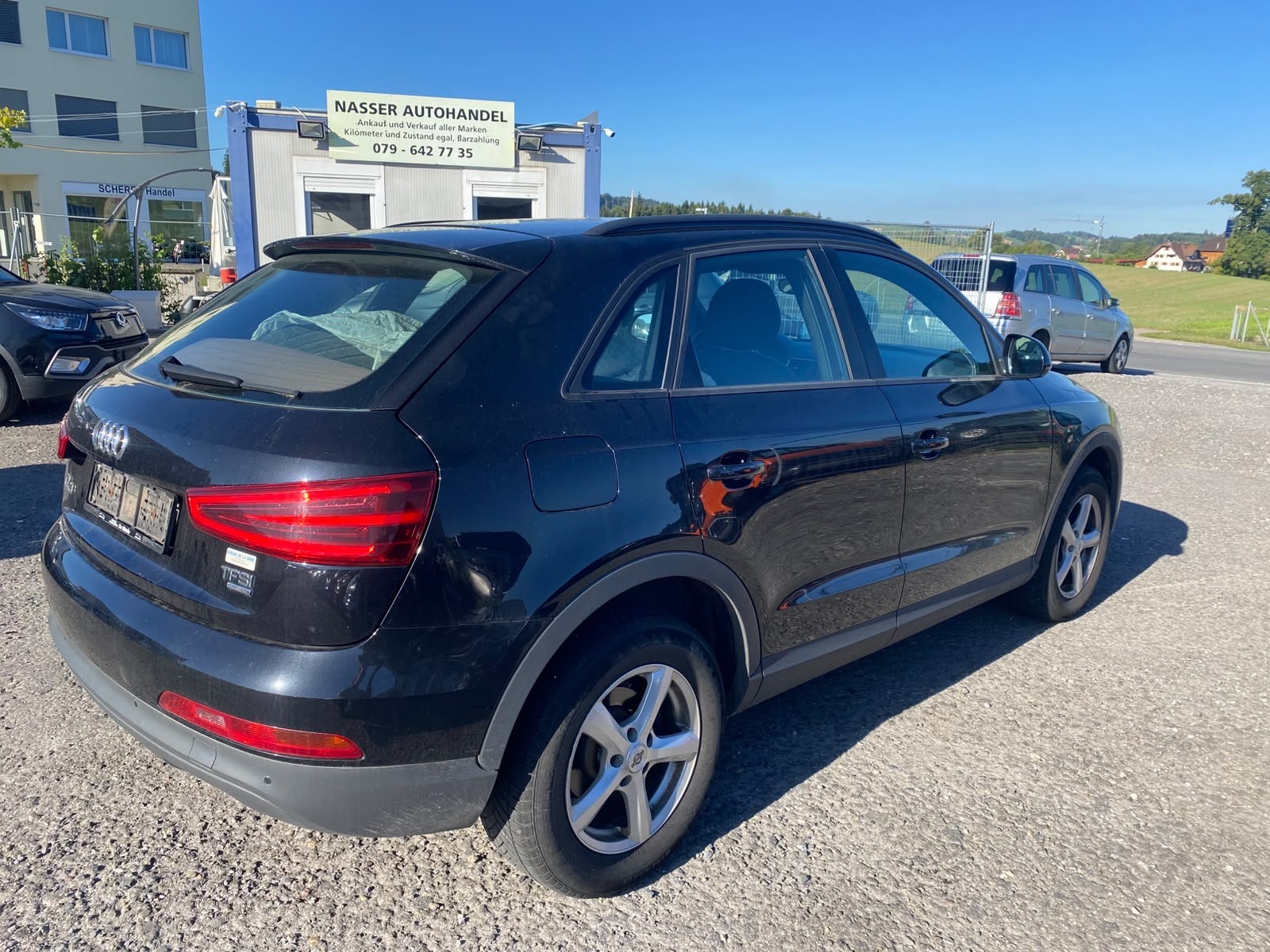 AUDI Q3 2.0 TFSI quattro S-tronic-image-3