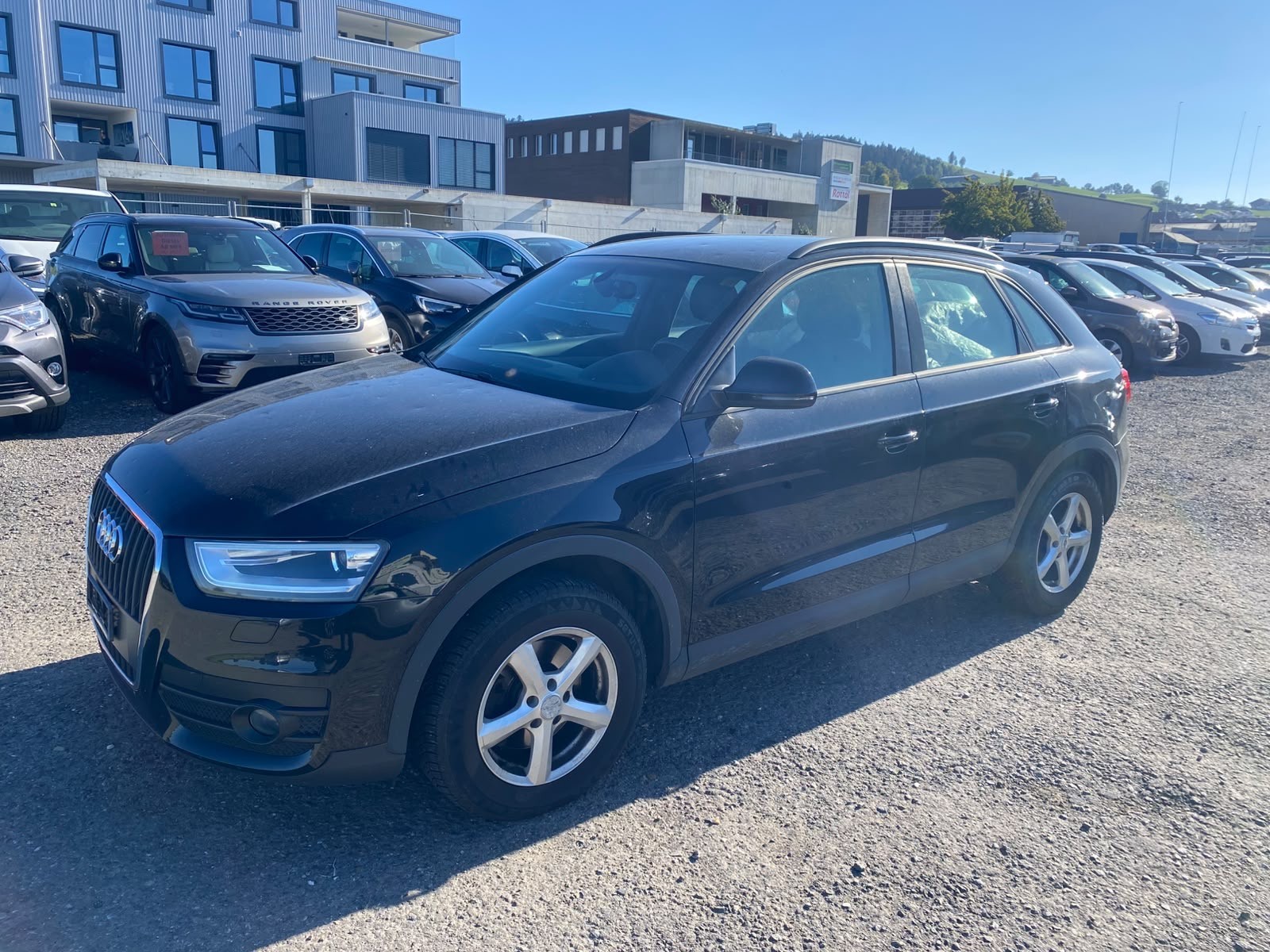 AUDI Q3 2.0 TFSI quattro S-tronic-image-1