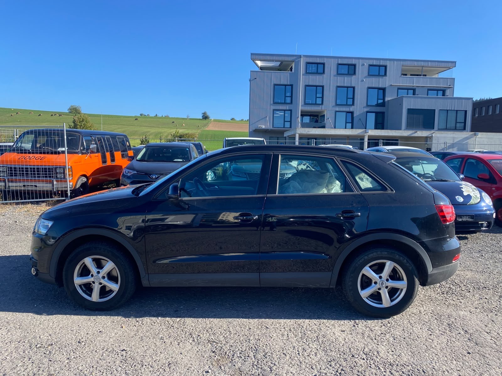 AUDI Q3 2.0 TFSI quattro S-tronic-image-5