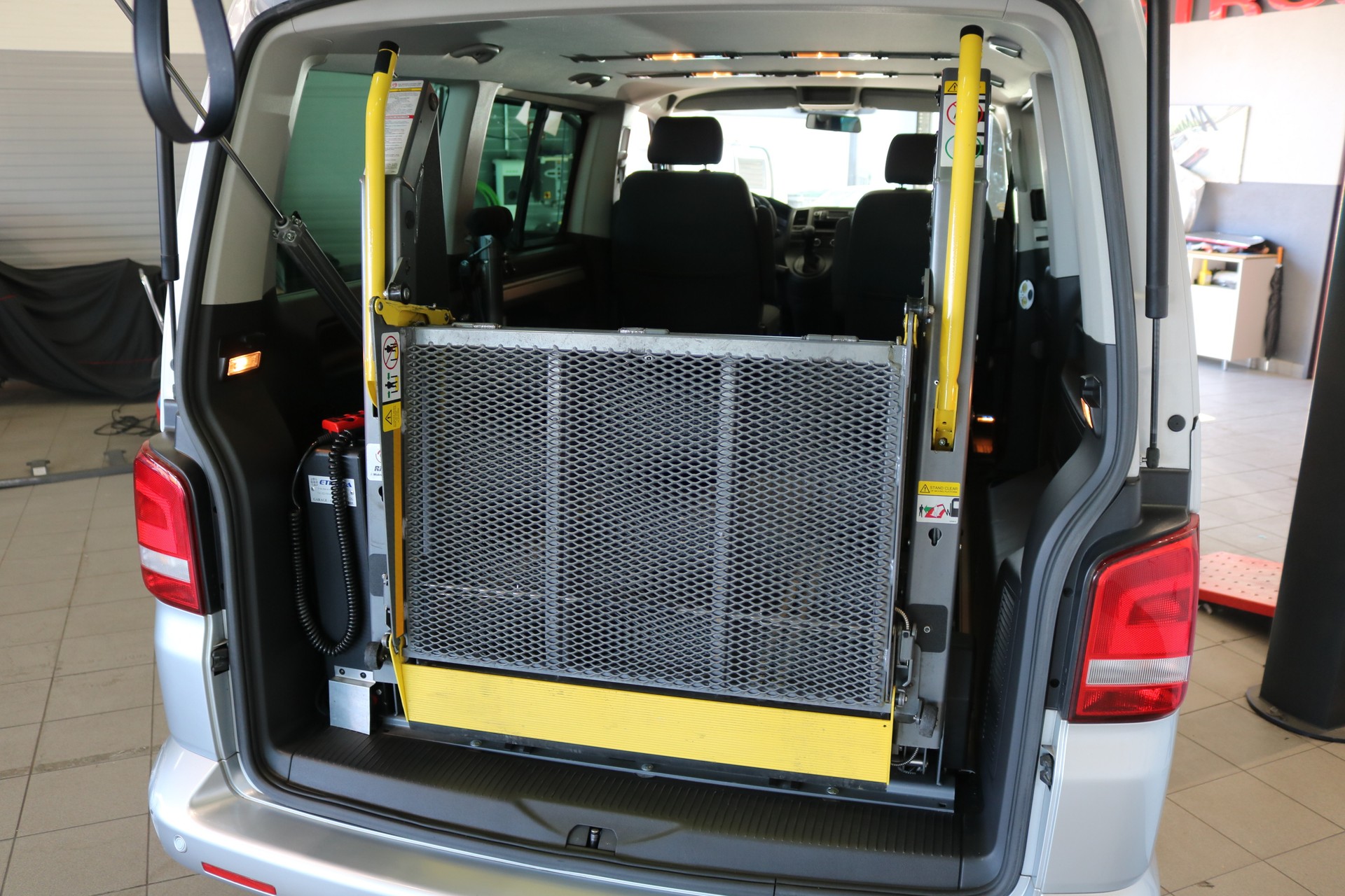 VW T5 Multivan 2.0 TDI CR Startline DSG-image-44