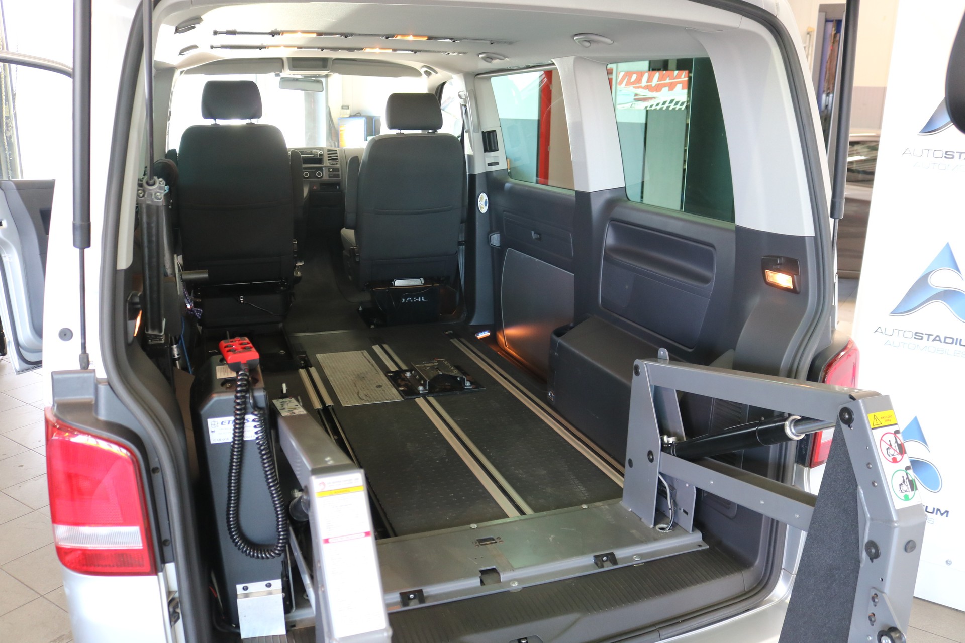 VW T5 Multivan 2.0 TDI CR Startline DSG-image-47