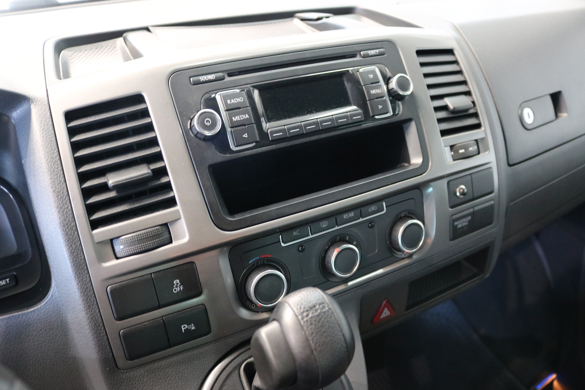VW T5 Multivan 2.0 TDI CR Startline DSG-image-41