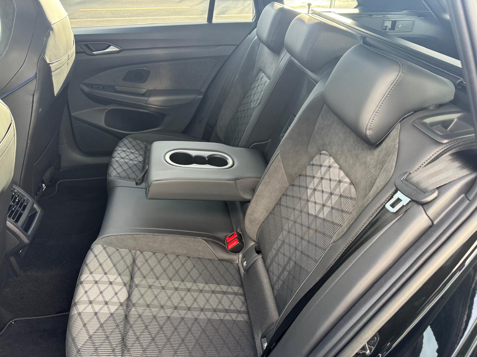 VW Golf Variant 2.0 TSI R-Line DSG 4 Motion-image-7