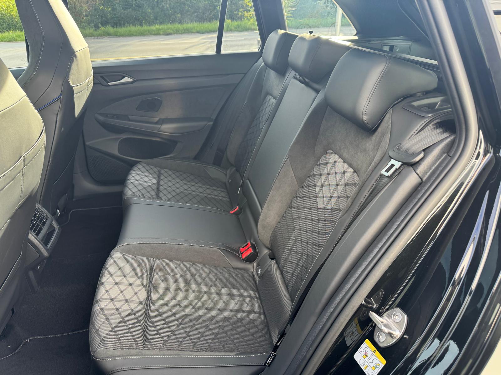 VW Golf Variant 2.0 TSI R-Line DSG 4 Motion-image-6