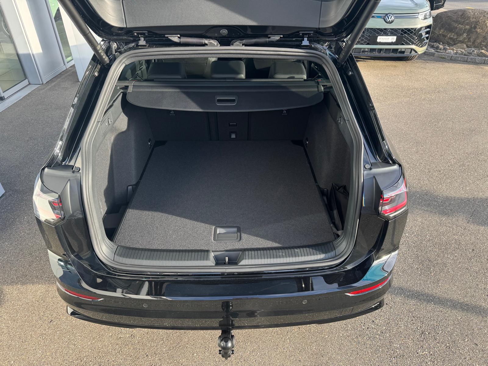 VW Golf Variant 2.0 TSI R-Line DSG 4 Motion-image-5