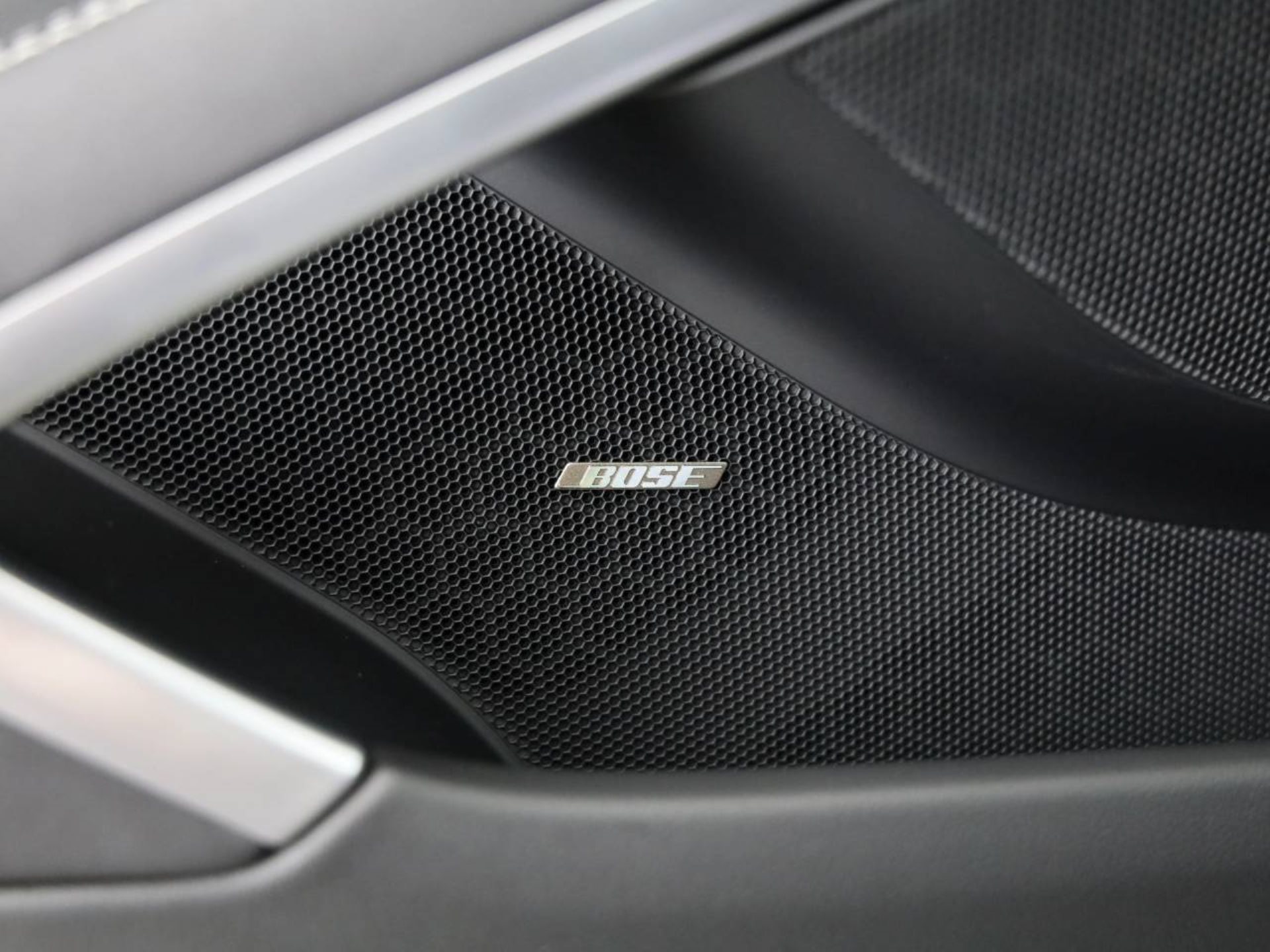 PORSCHE 718 Cayman S tyle Edition-image-17