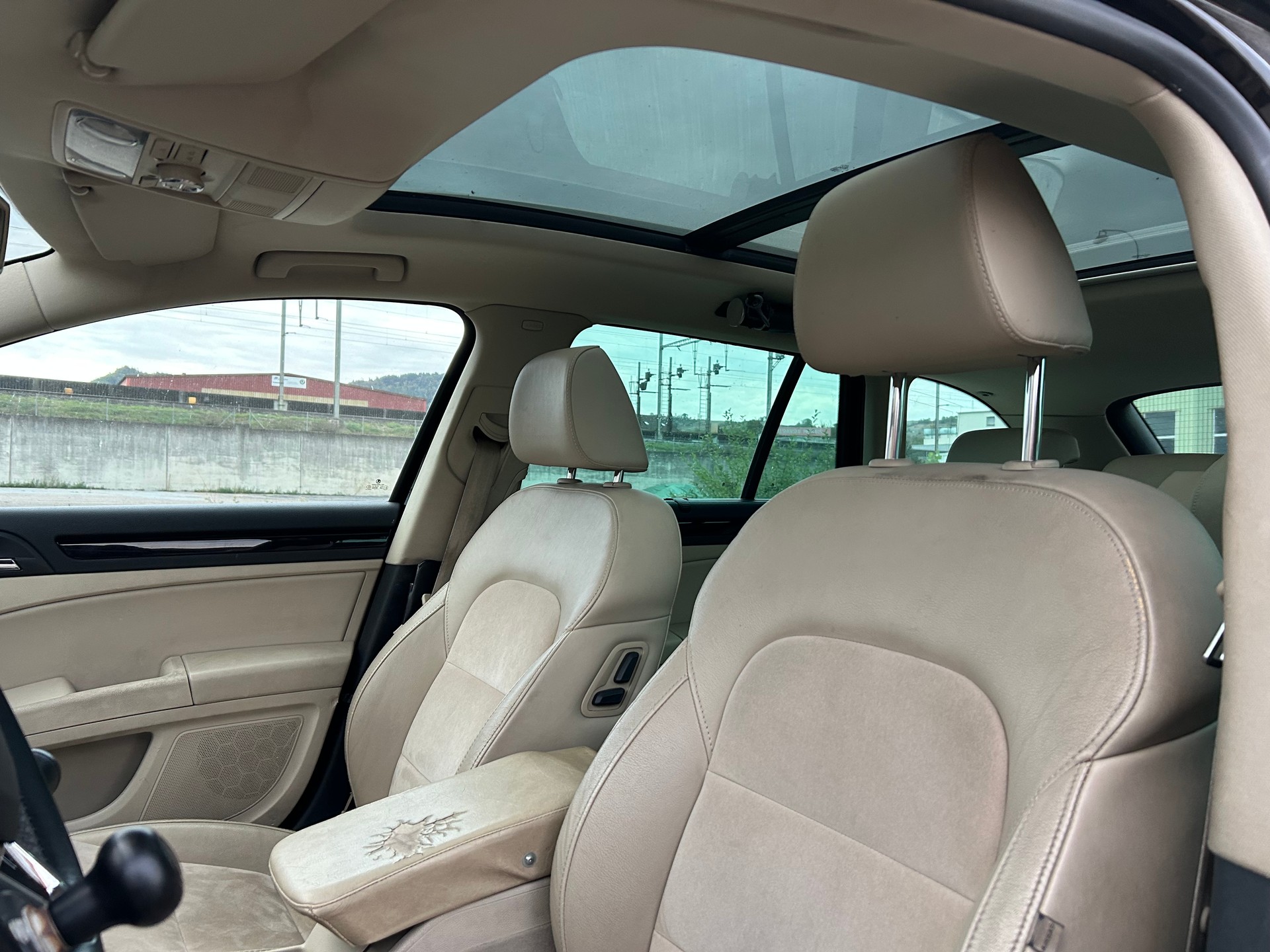 SKODA Superb Combi 2.0 TDi Elegance 4x4 DSG-image-6