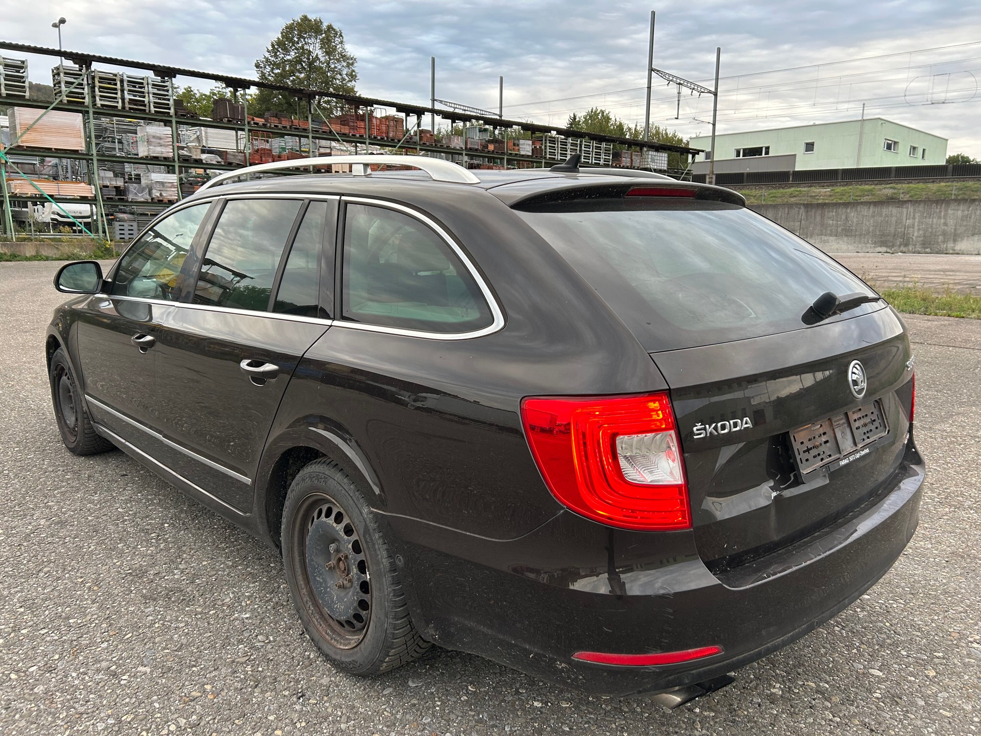 SKODA Superb Combi 2.0 TDi Elegance 4x4 DSG-image-2