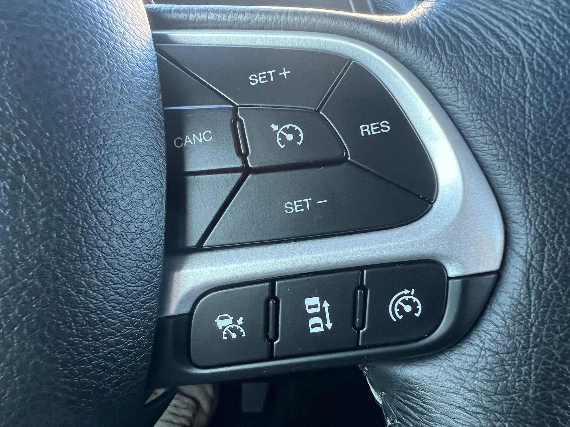 JEEP Renegade 1.3 T 4x4 PHEV Swiss Limited Plus *** CH- Fahrzeug **-image-28