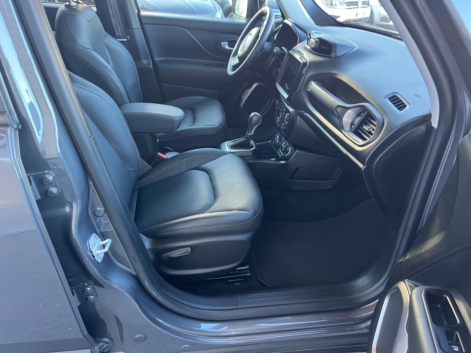 JEEP Renegade 1.3 T 4x4 PHEV Swiss Limited Plus *** CH- Fahrzeug **-image-16
