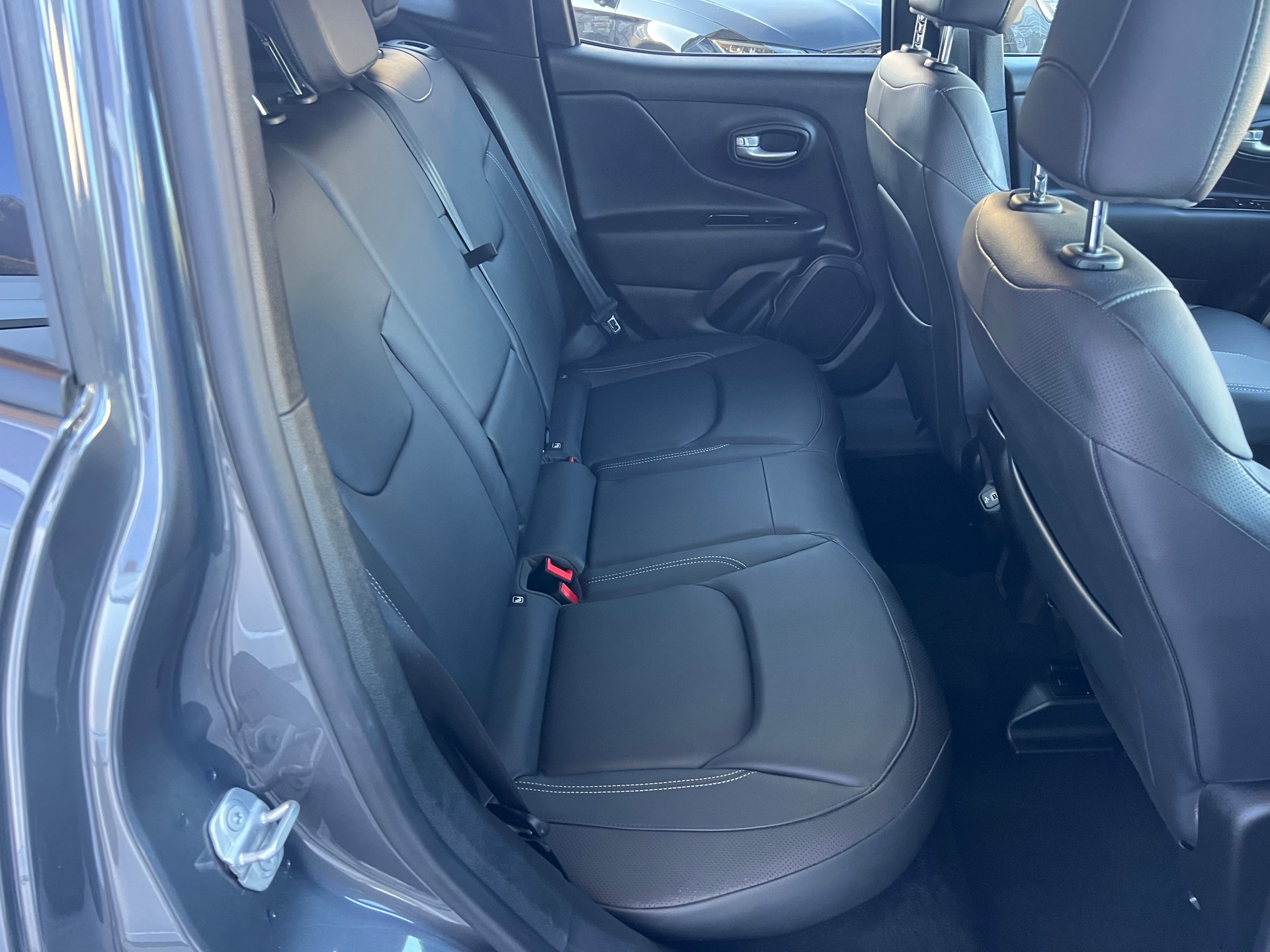 JEEP Renegade 1.3 T 4x4 PHEV Swiss Limited Plus *** CH- Fahrzeug **-image-12