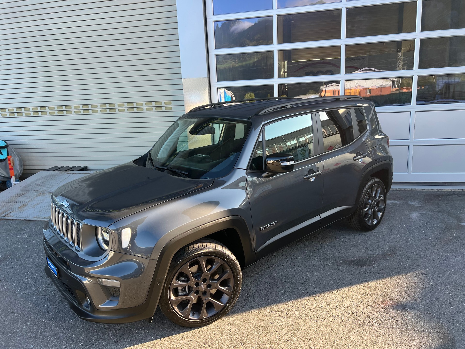 JEEP Renegade 1.3 T 4x4 PHEV Swiss Limited Plus *** CH- Fahrzeug **-image-8